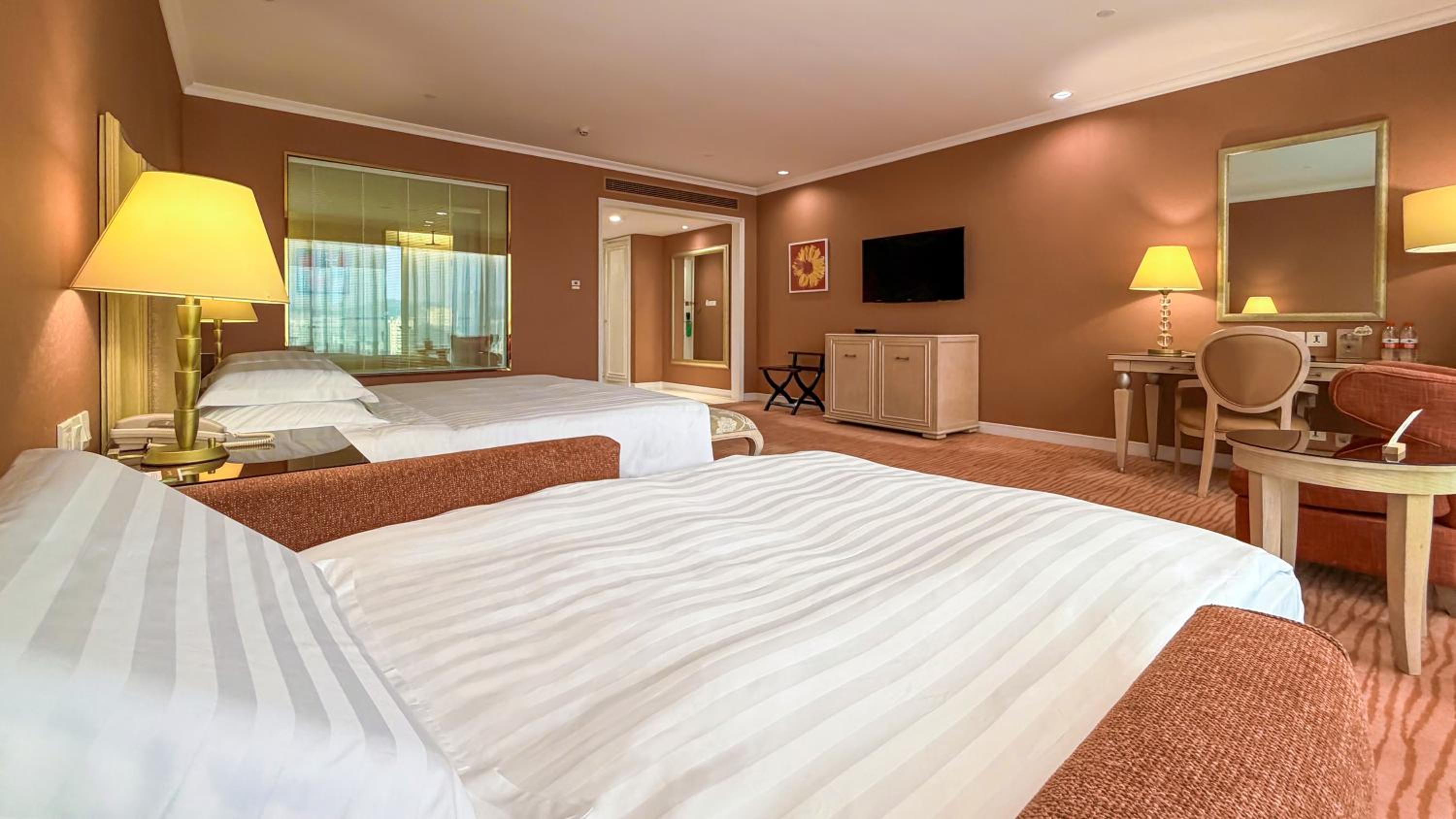 Deluxe Family Room (sofa bed) - Photo 10