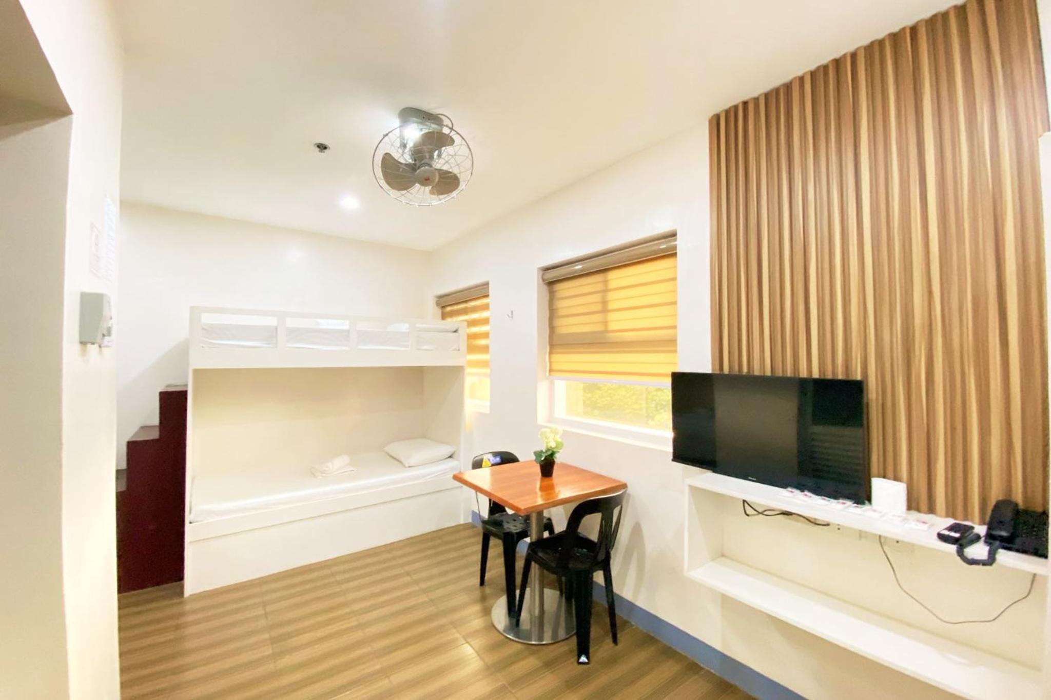 Deluxe Studio - Photo 2