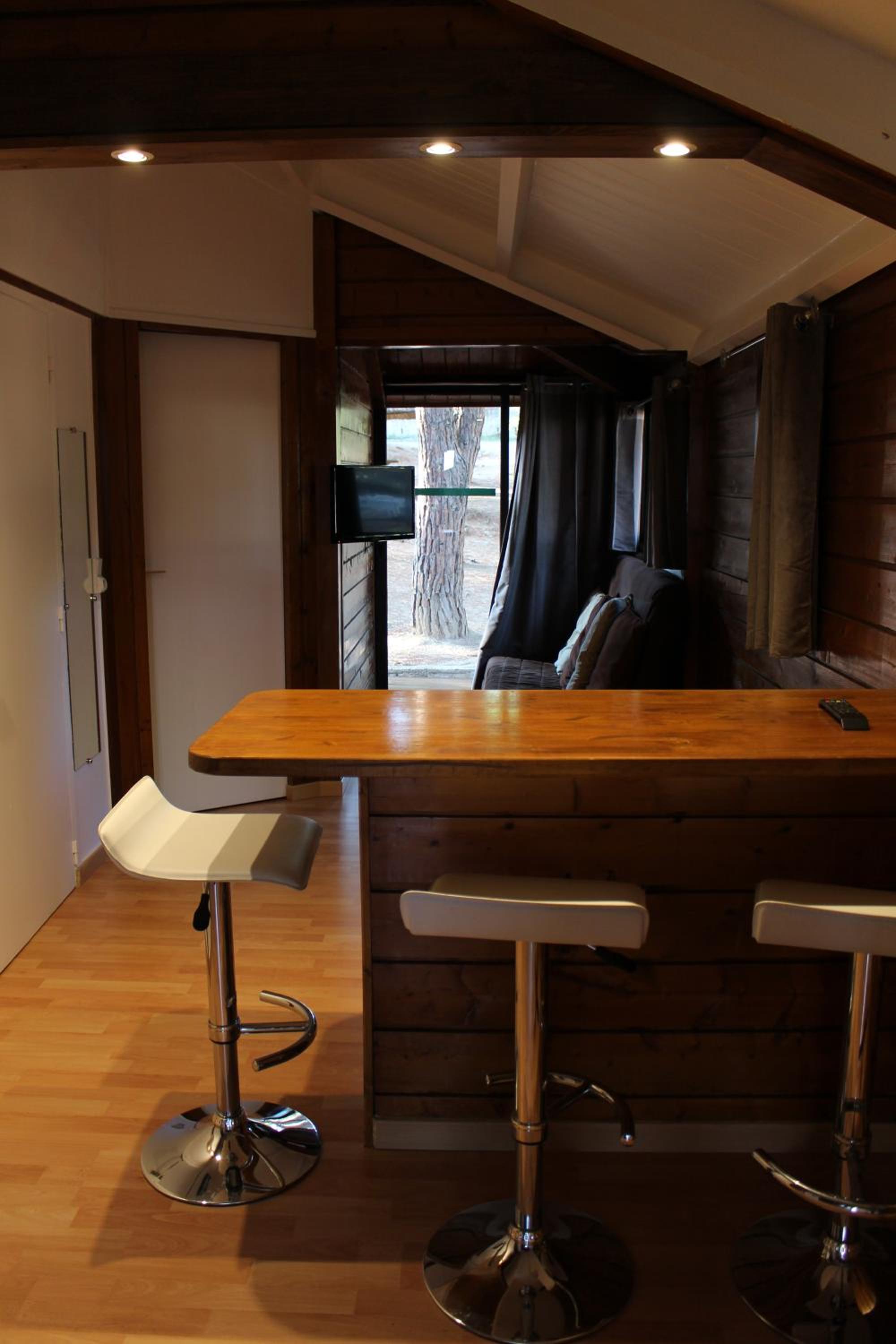 Bungalow (4 Adults) photo 2