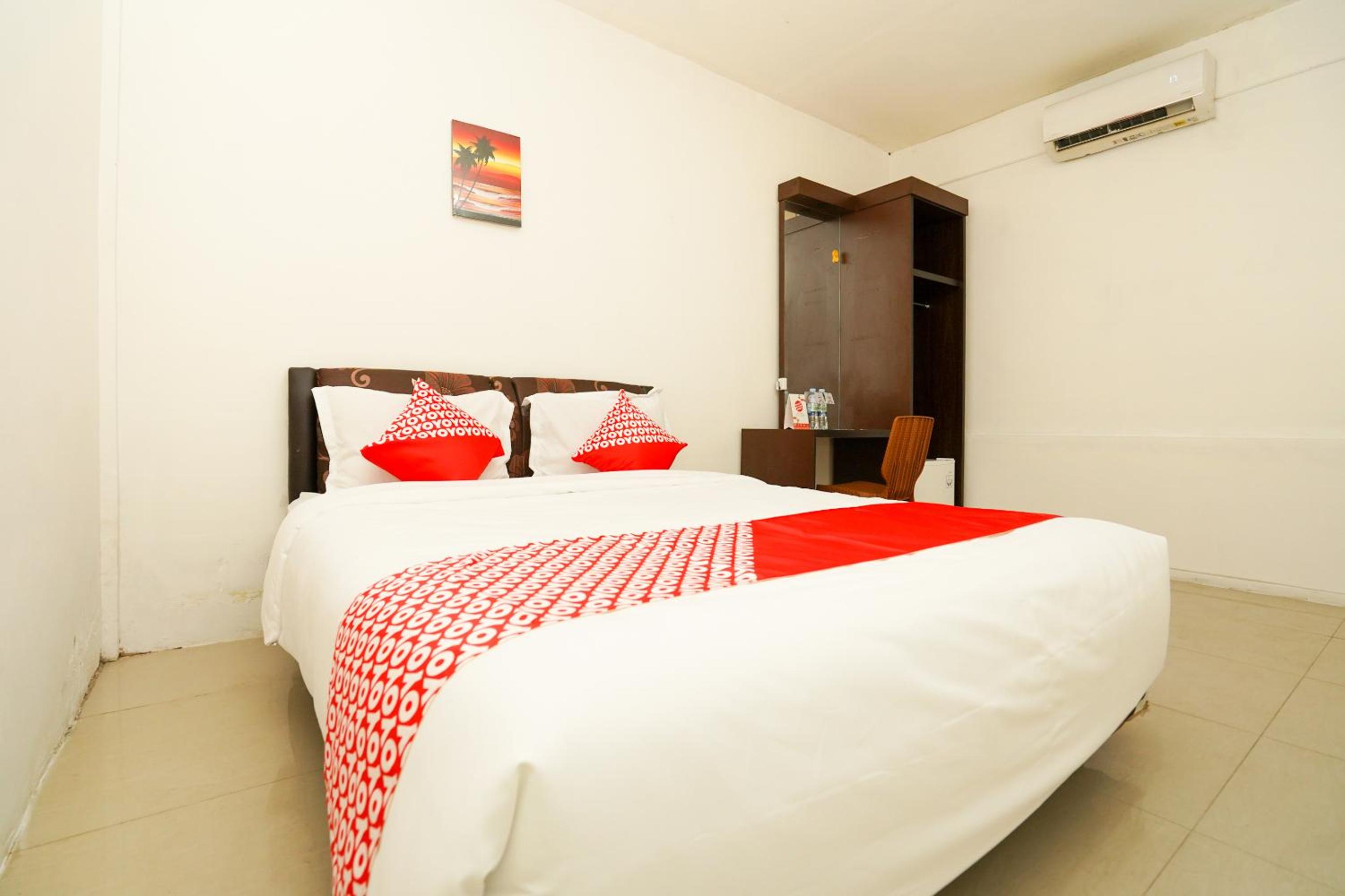 Deluxe Queen Room