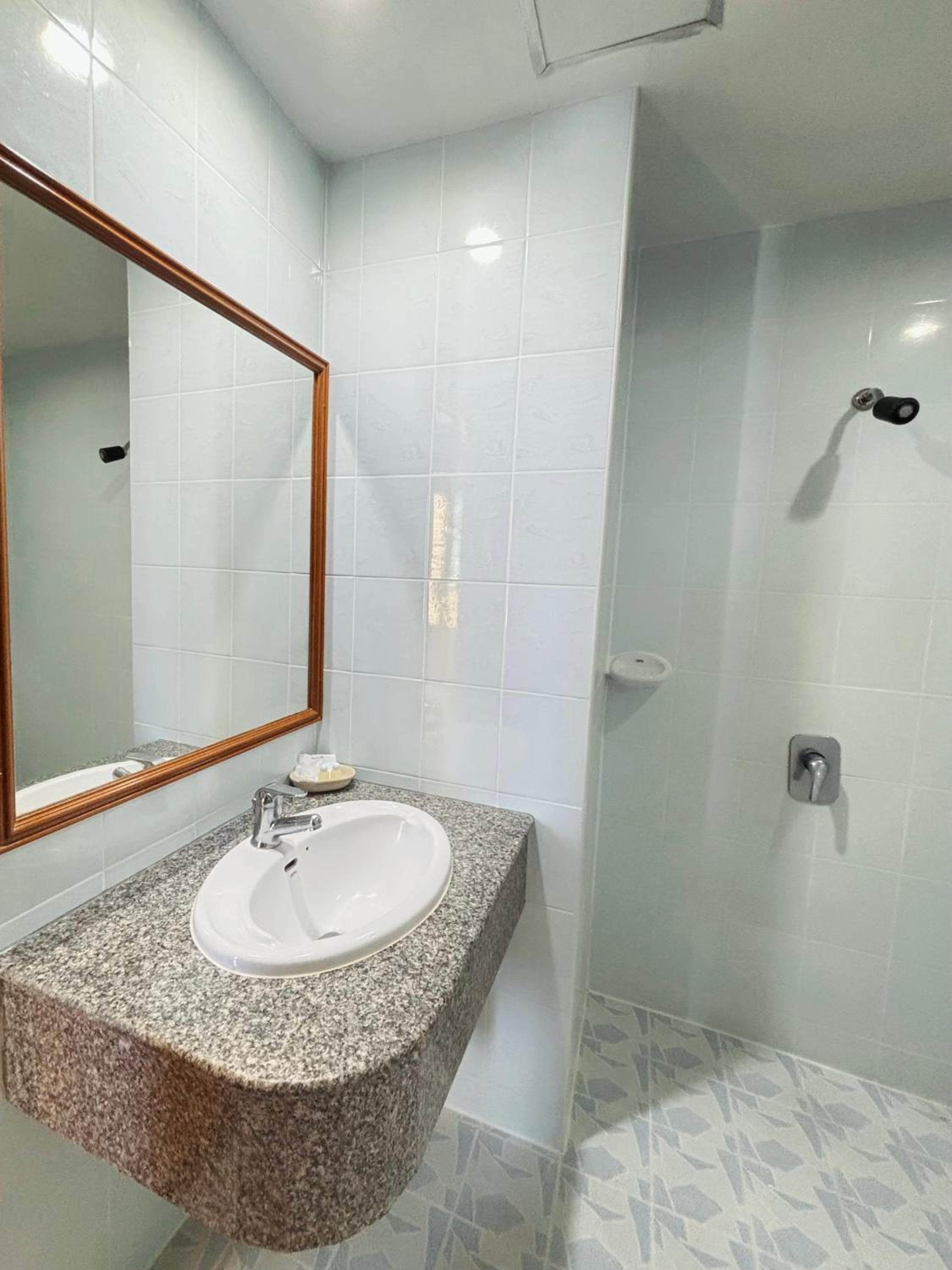 Budget Double Room photo 3