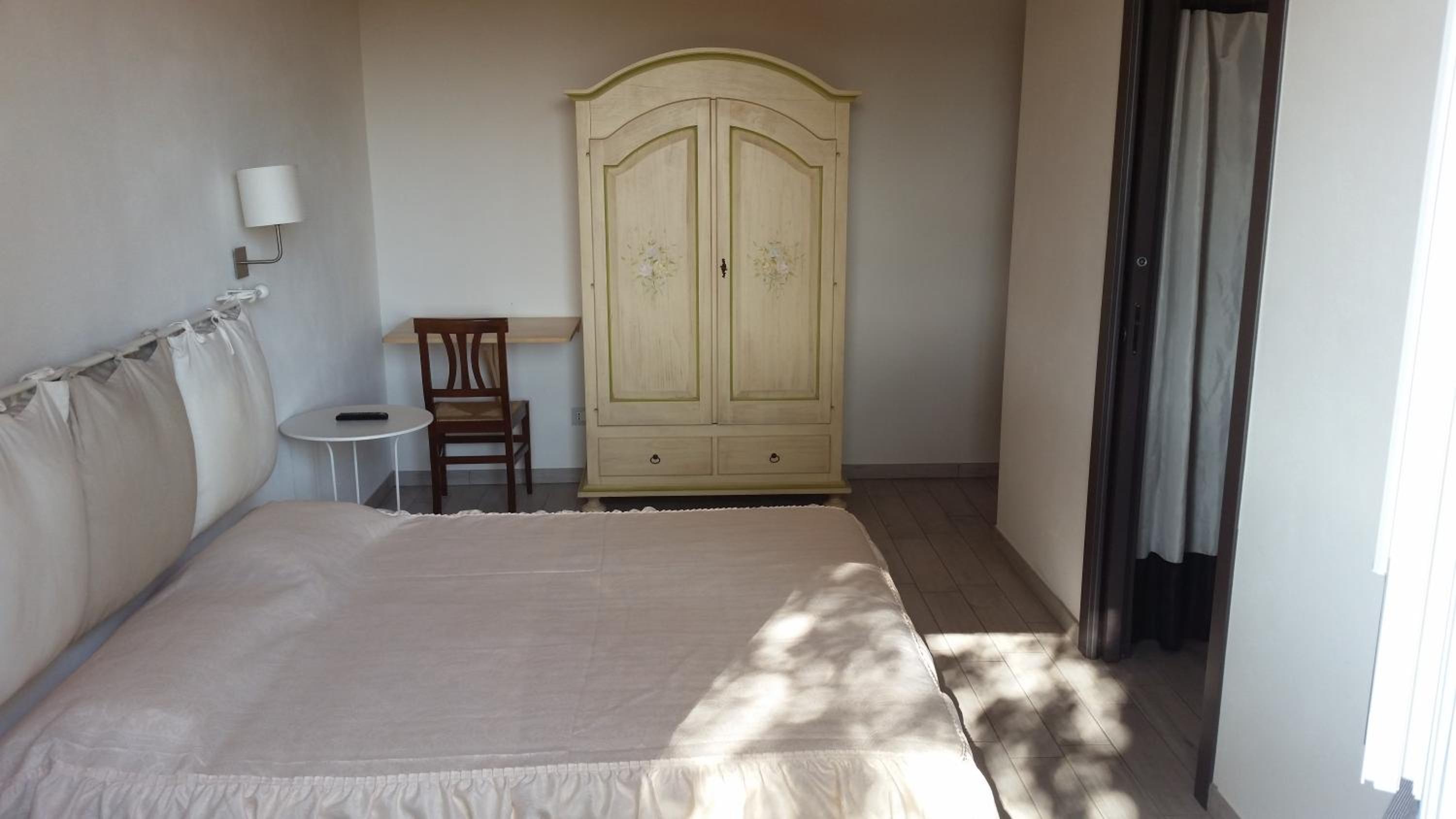 Double or Twin Room photo 3