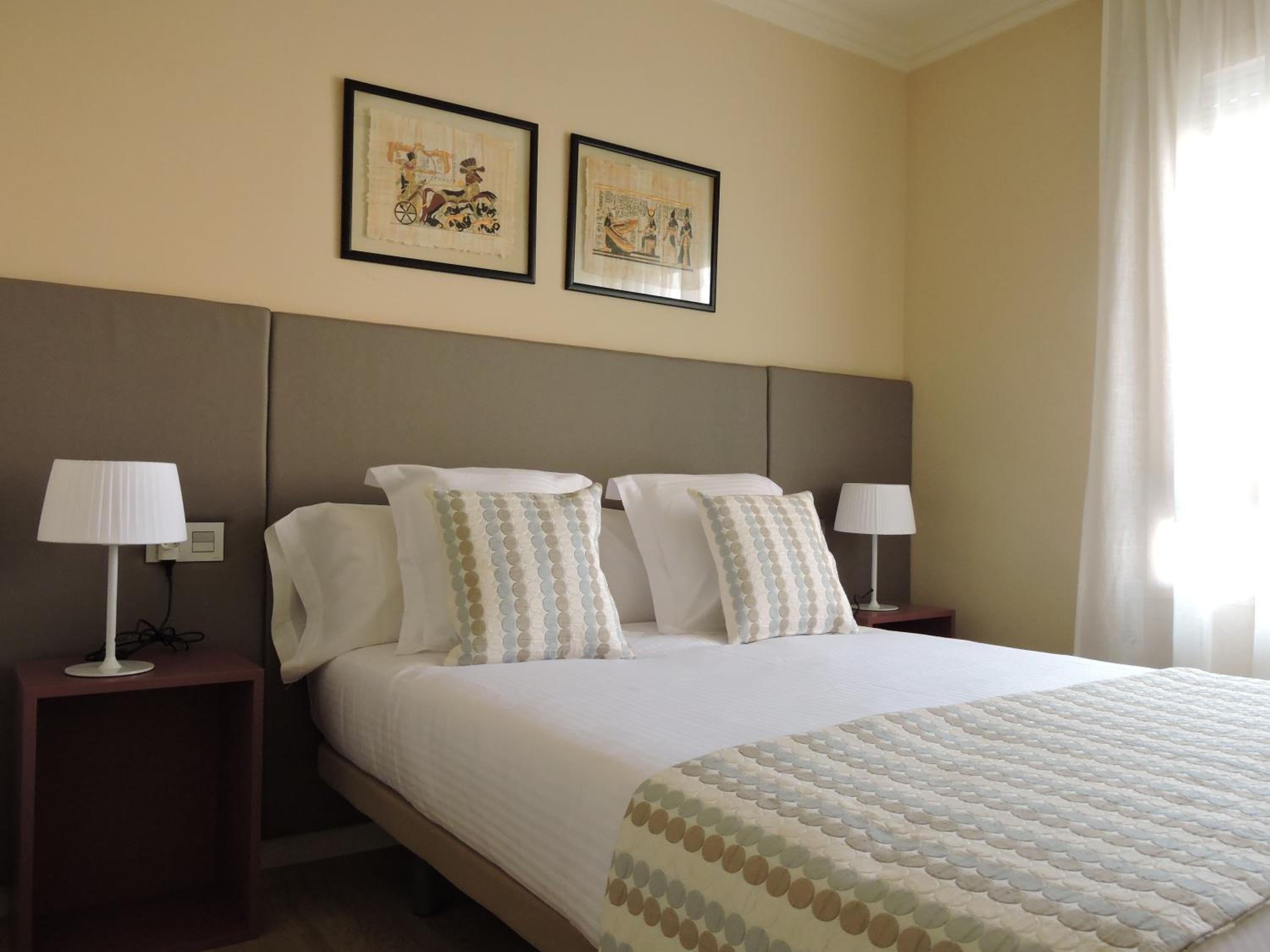 Apartamento de cuatro, tres o dos dormitorios con terraza