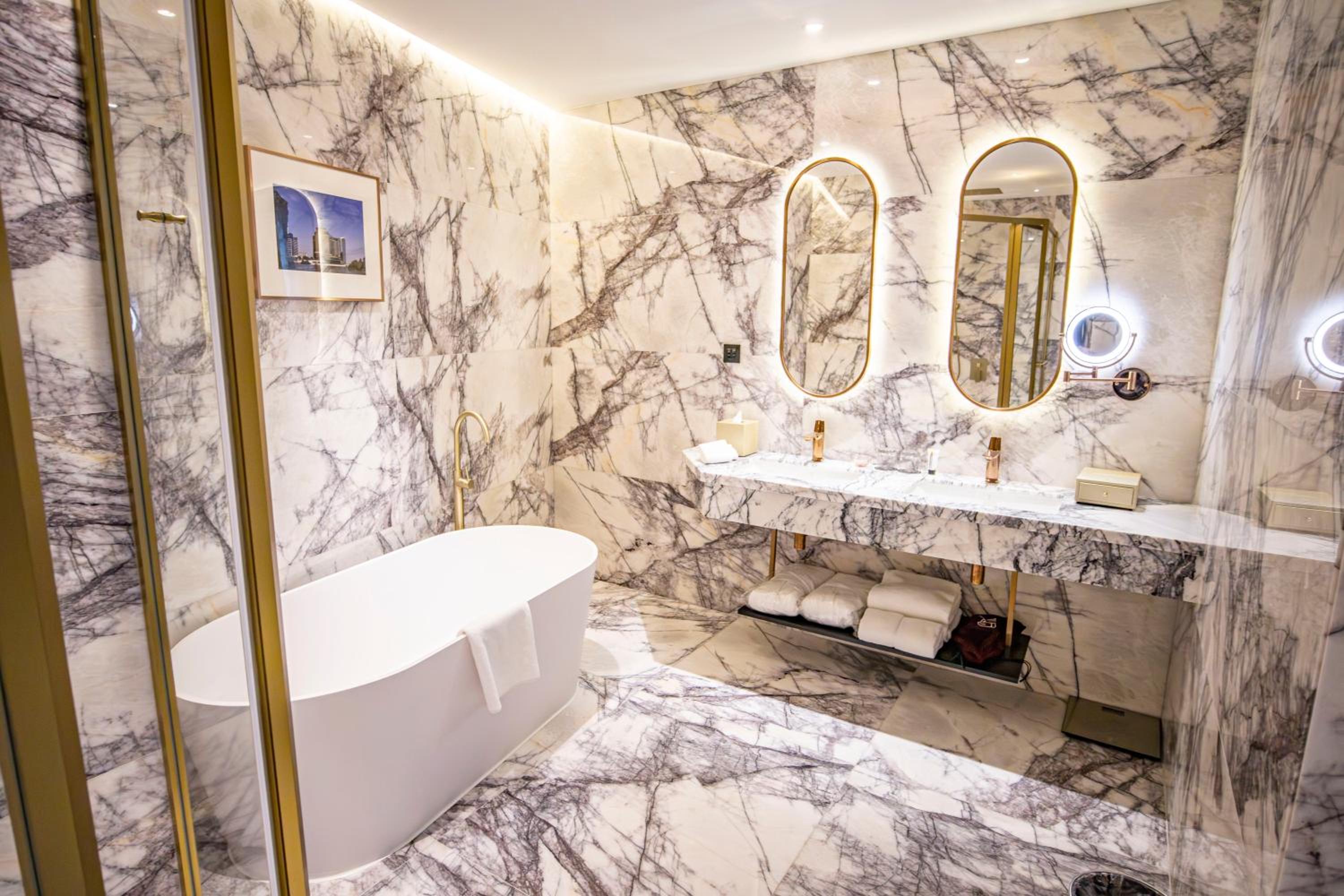 Deluxe Suite photo 1