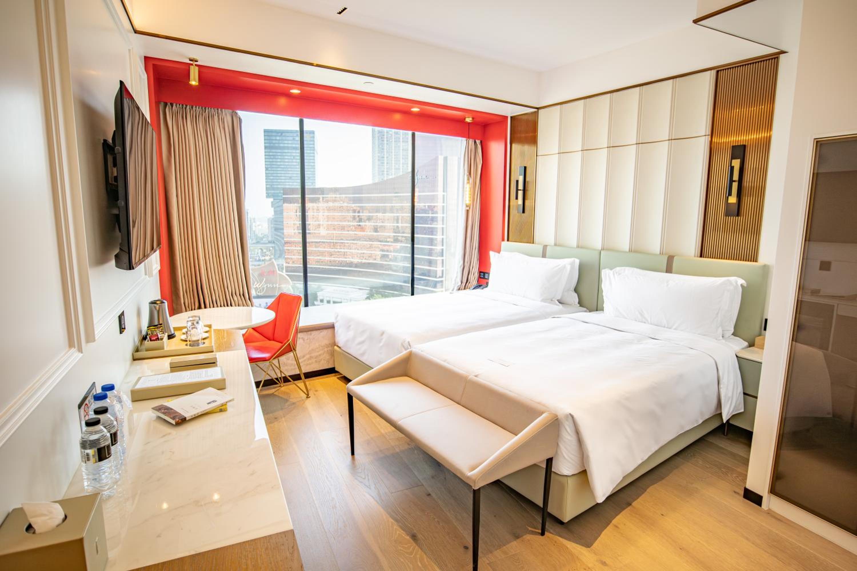 Deluxe Suite photo 3