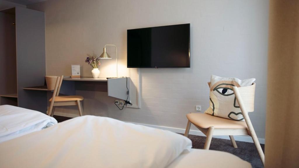 Double or Twin Room with Terrace photo 3