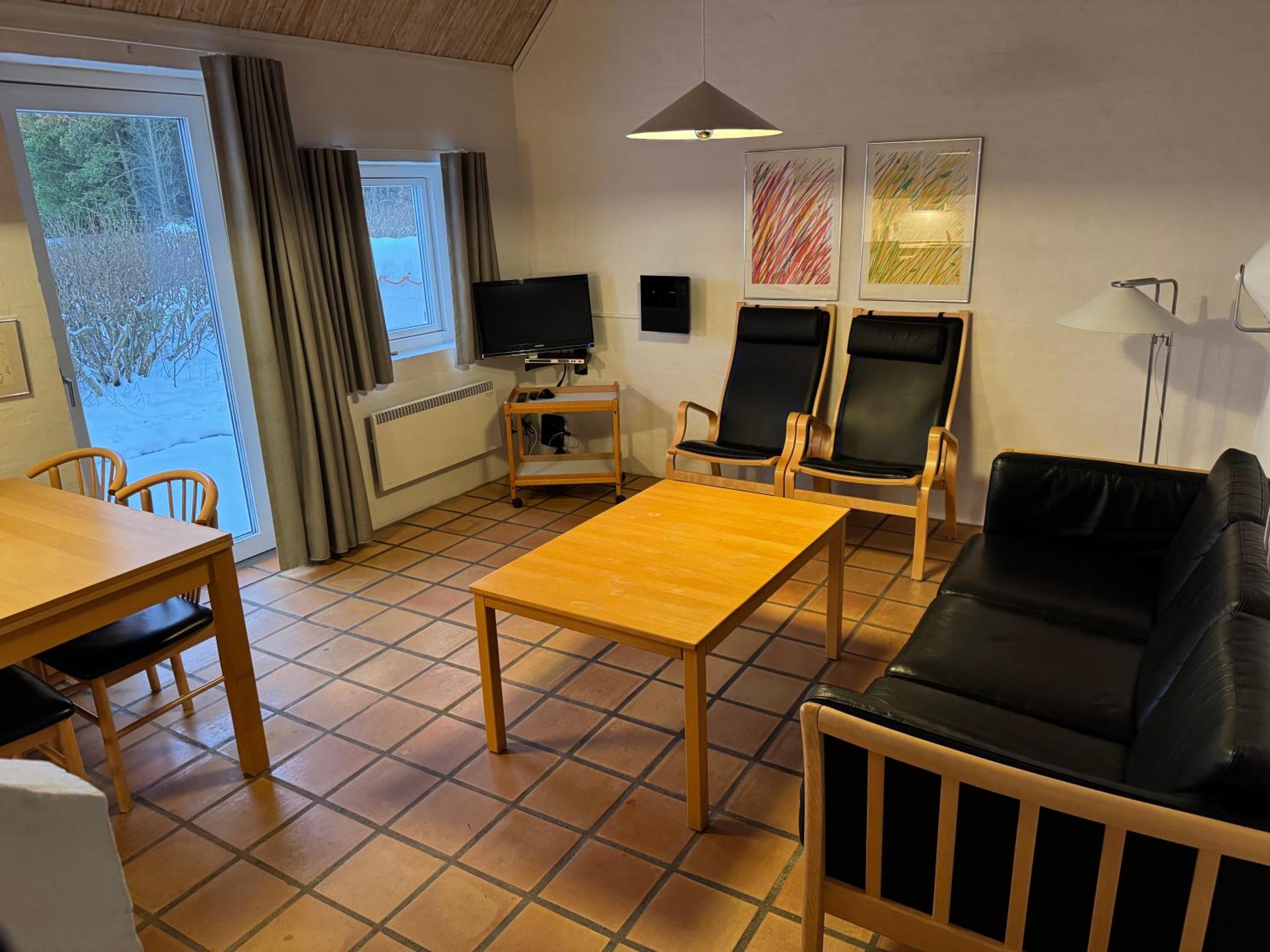 Economy One-Bedroom Apartment with Terrace photo 1