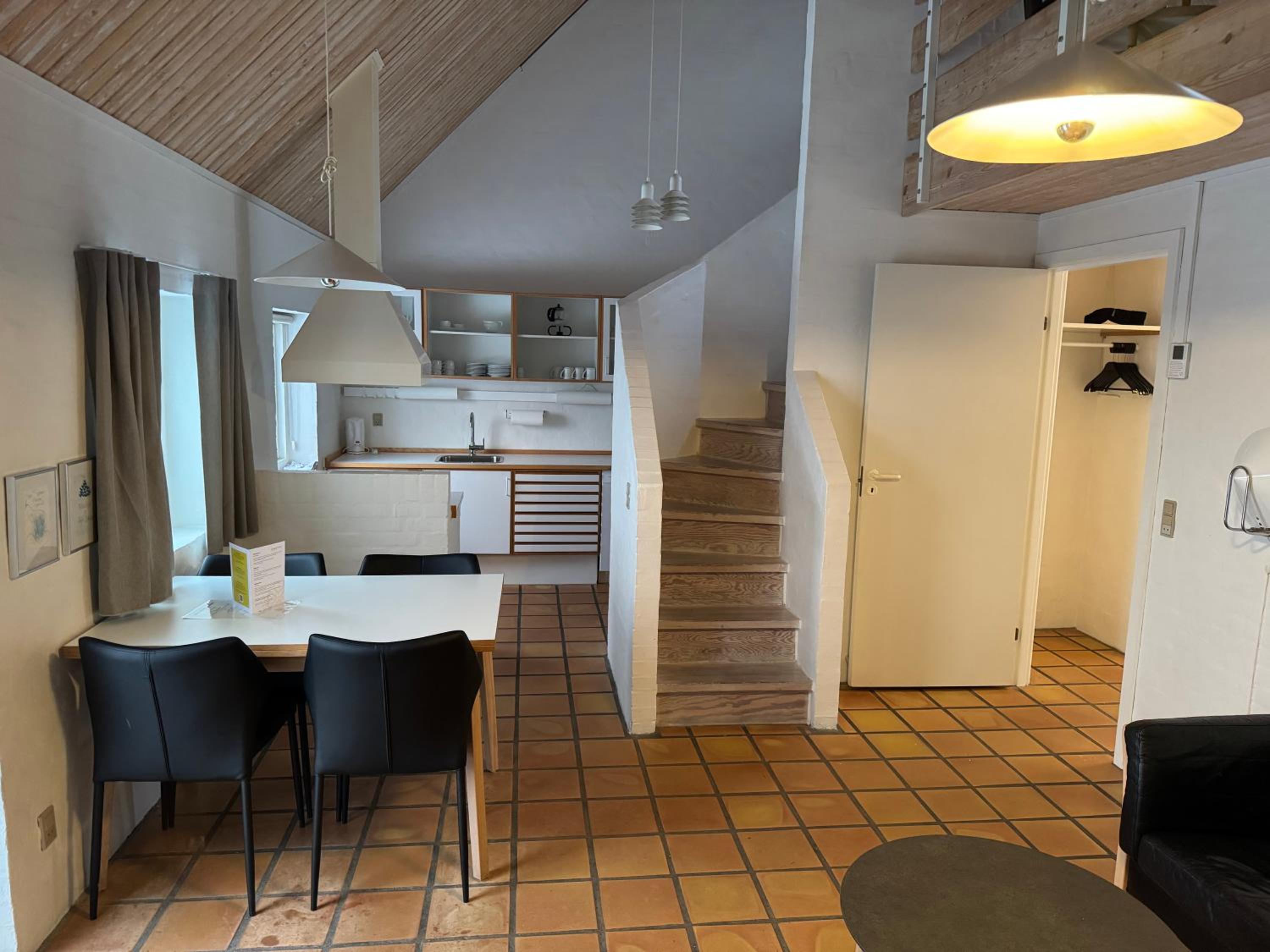 One-Bedroom Standard Apartment photo 3