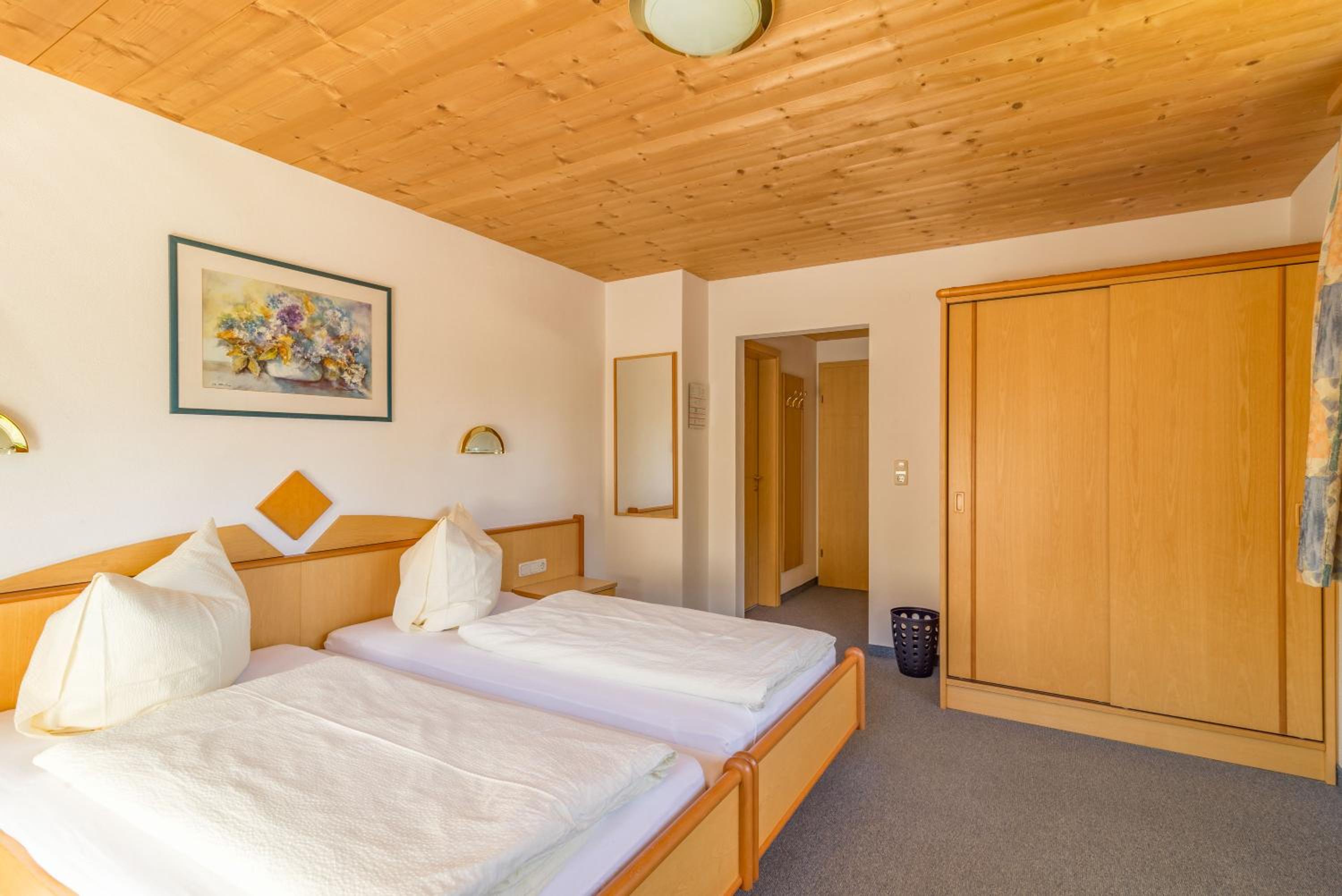 Double or Twin Room with Balcony photo 3