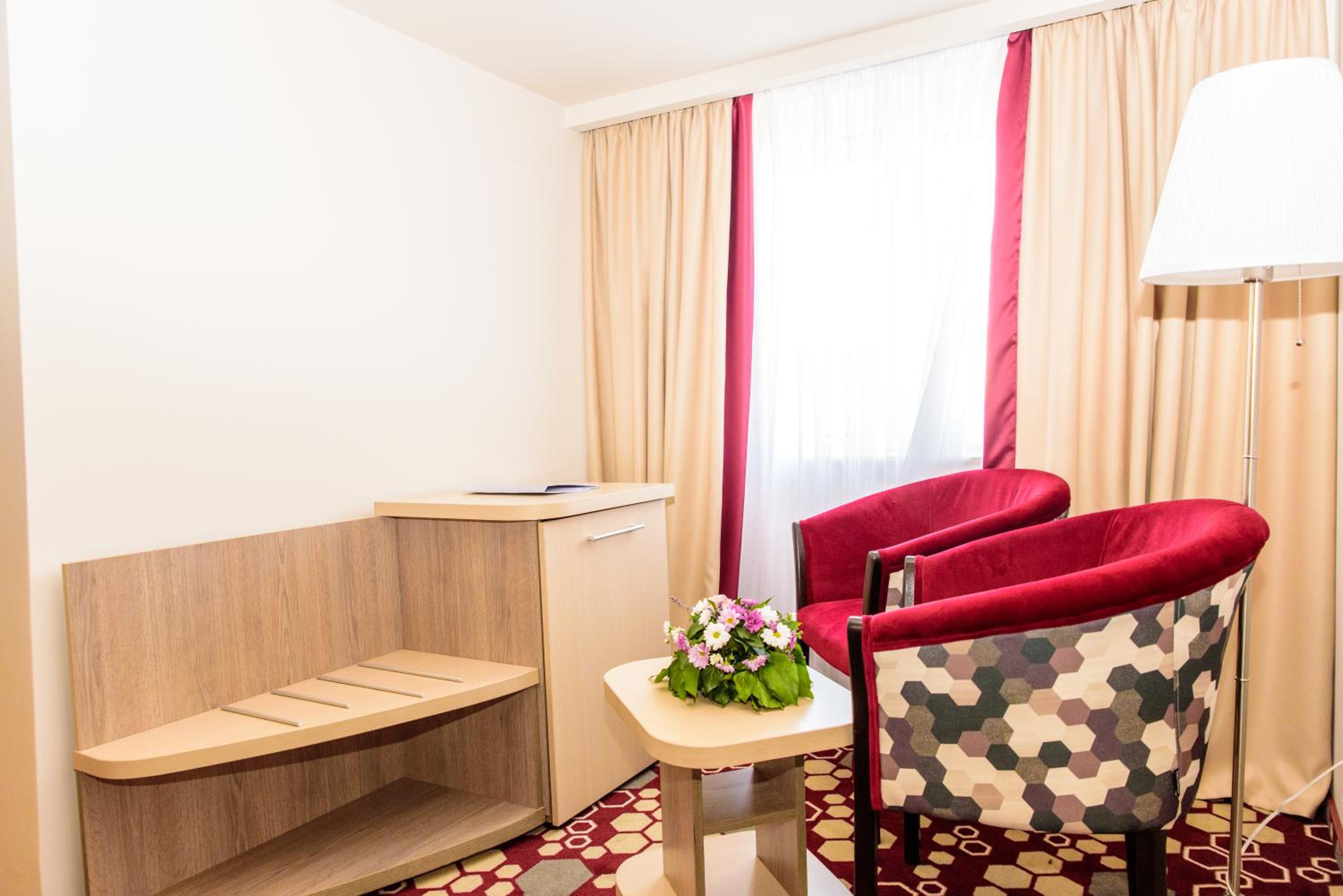 Superior Deluxe Double or Twin Room  photo 2