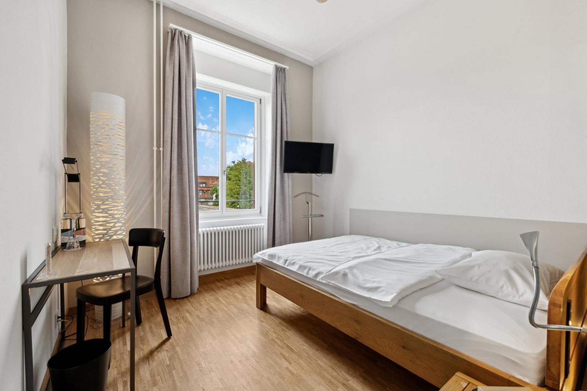 Large Single Room photo 2