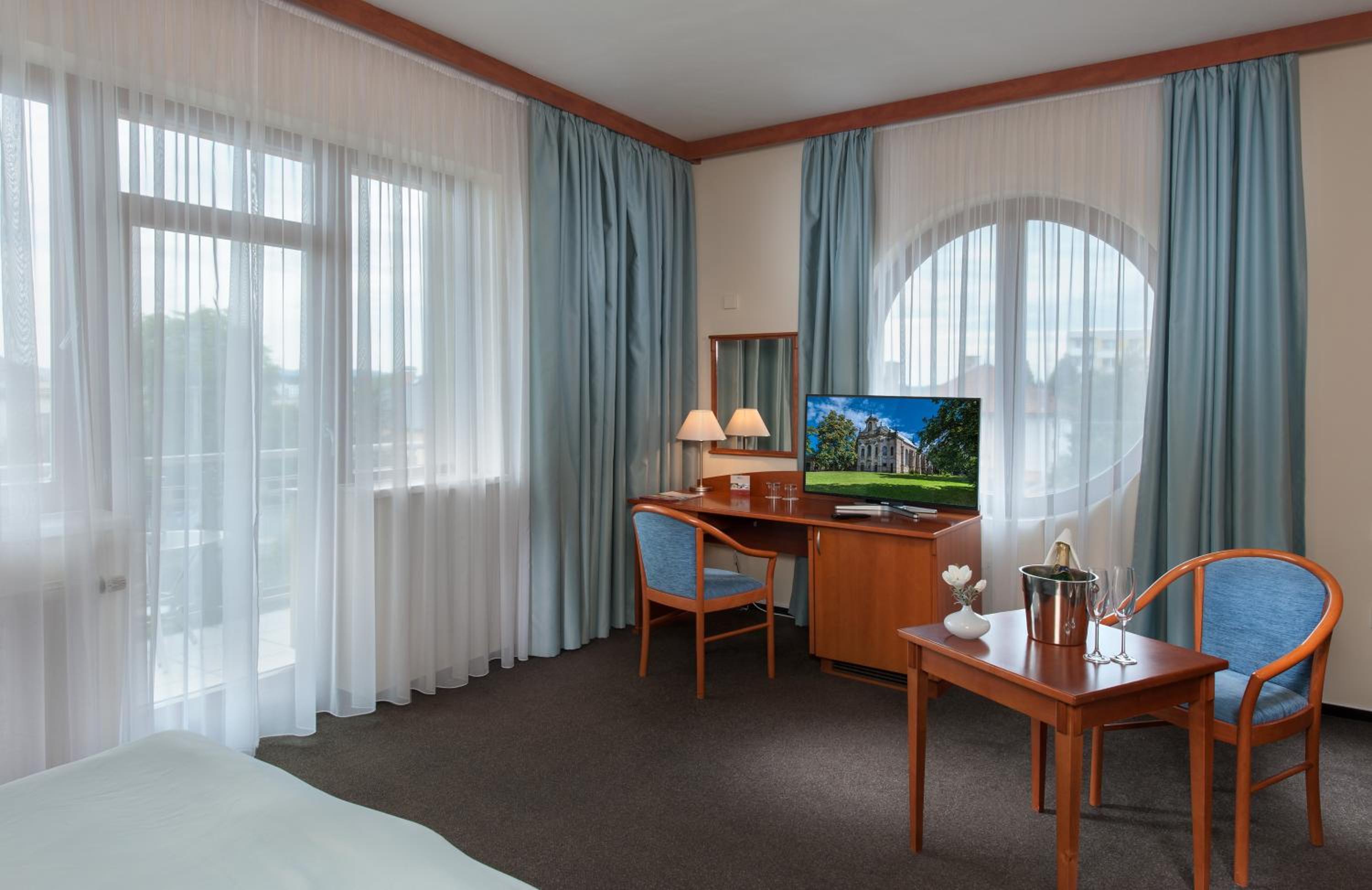 Double or Twin Room - Photo 7