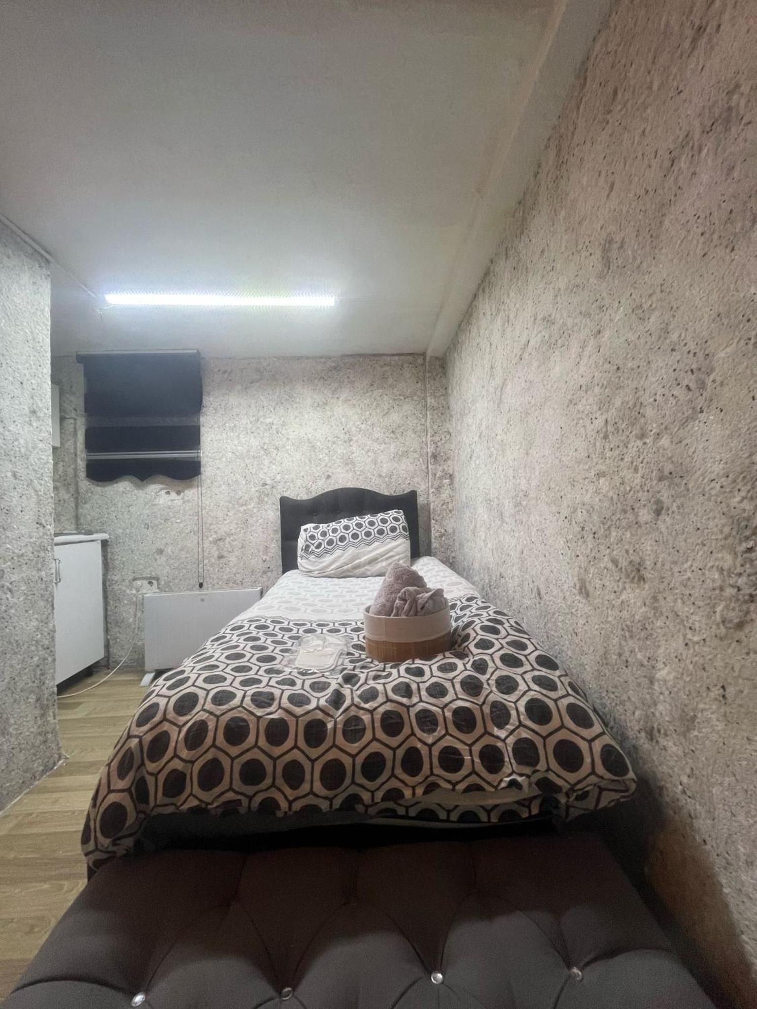 Small Single Room photo 1