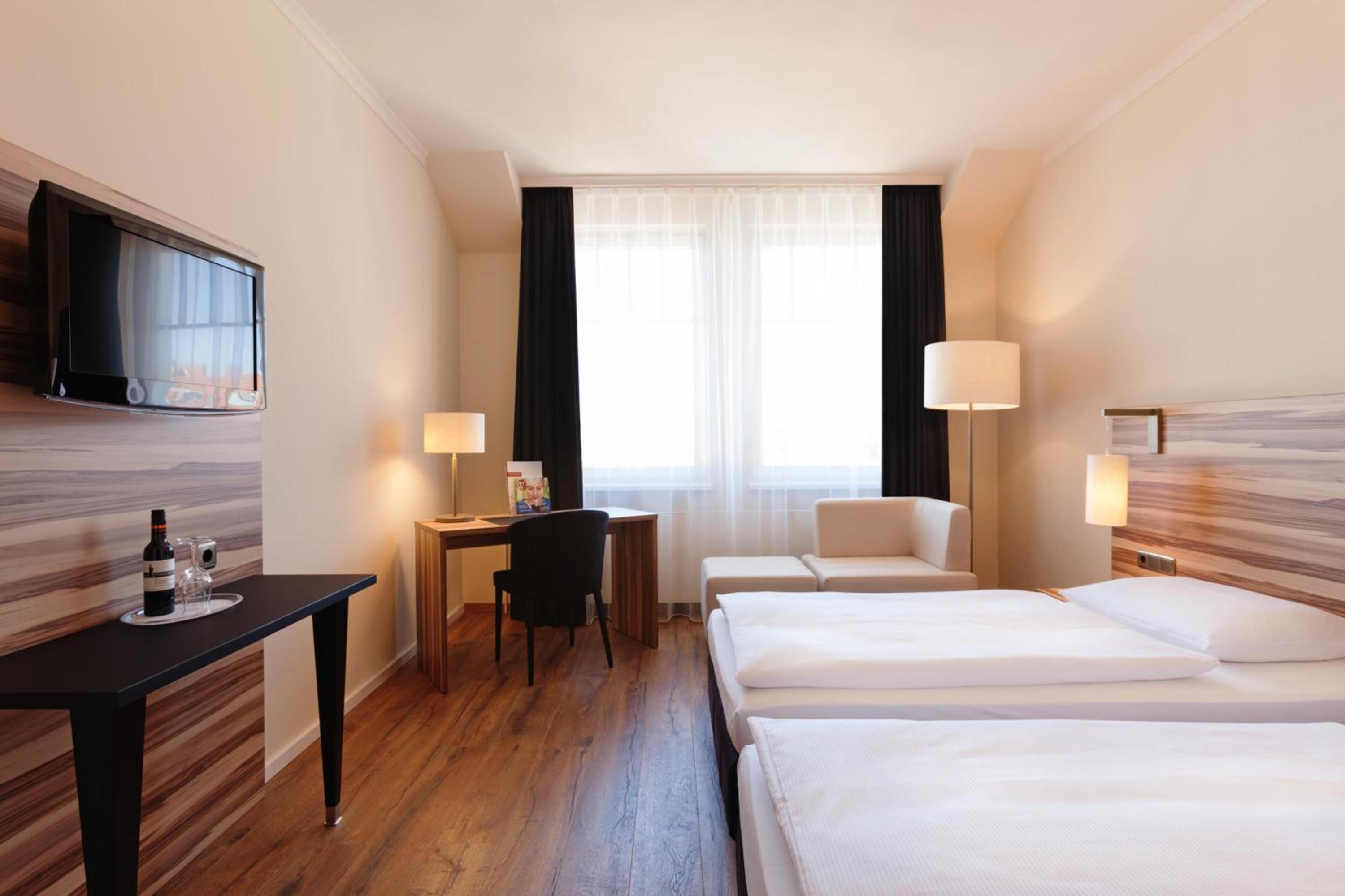 Deluxe Double or Twin Room - Photo 3