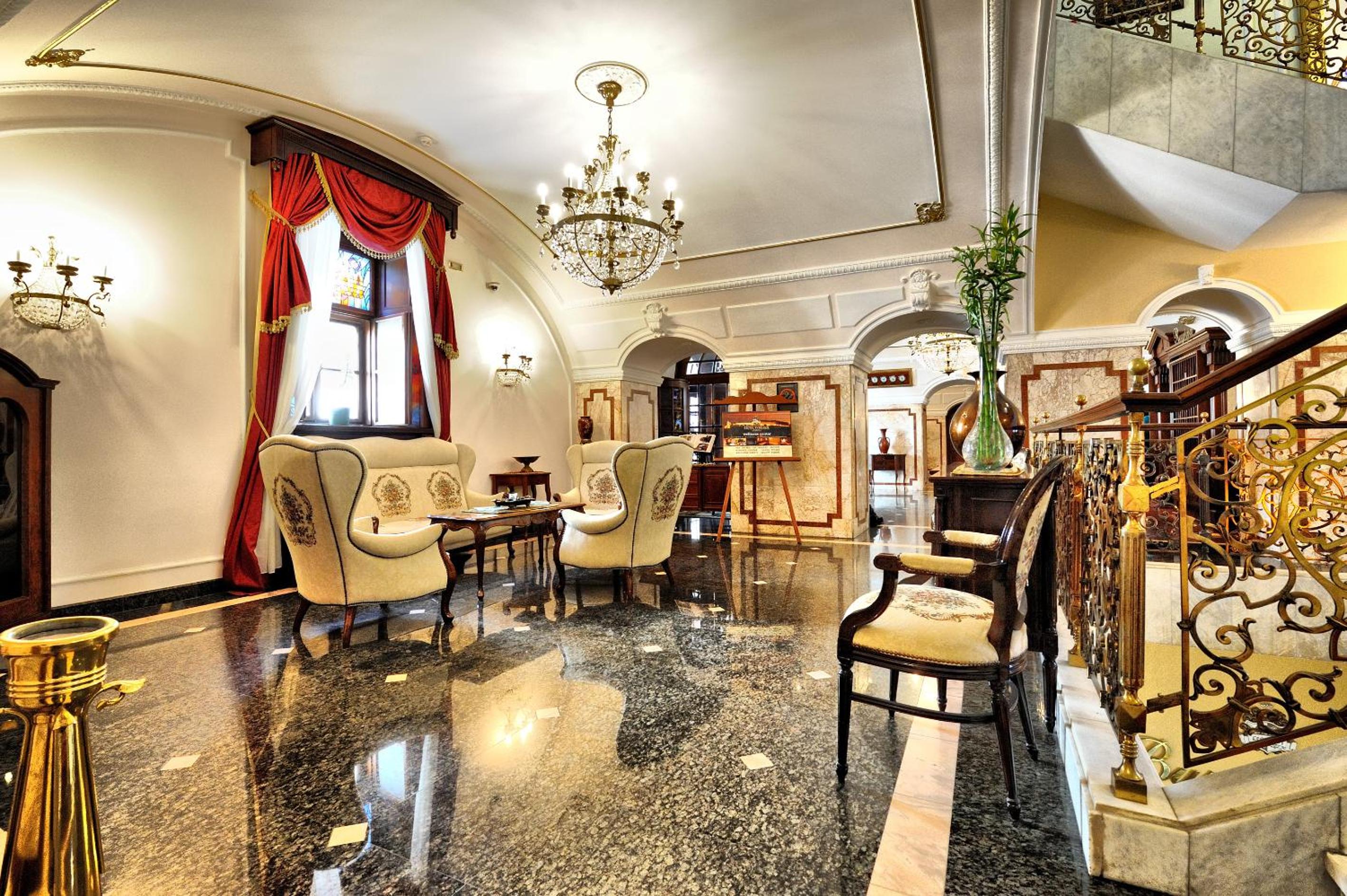 Suite with River View - Photo 13
