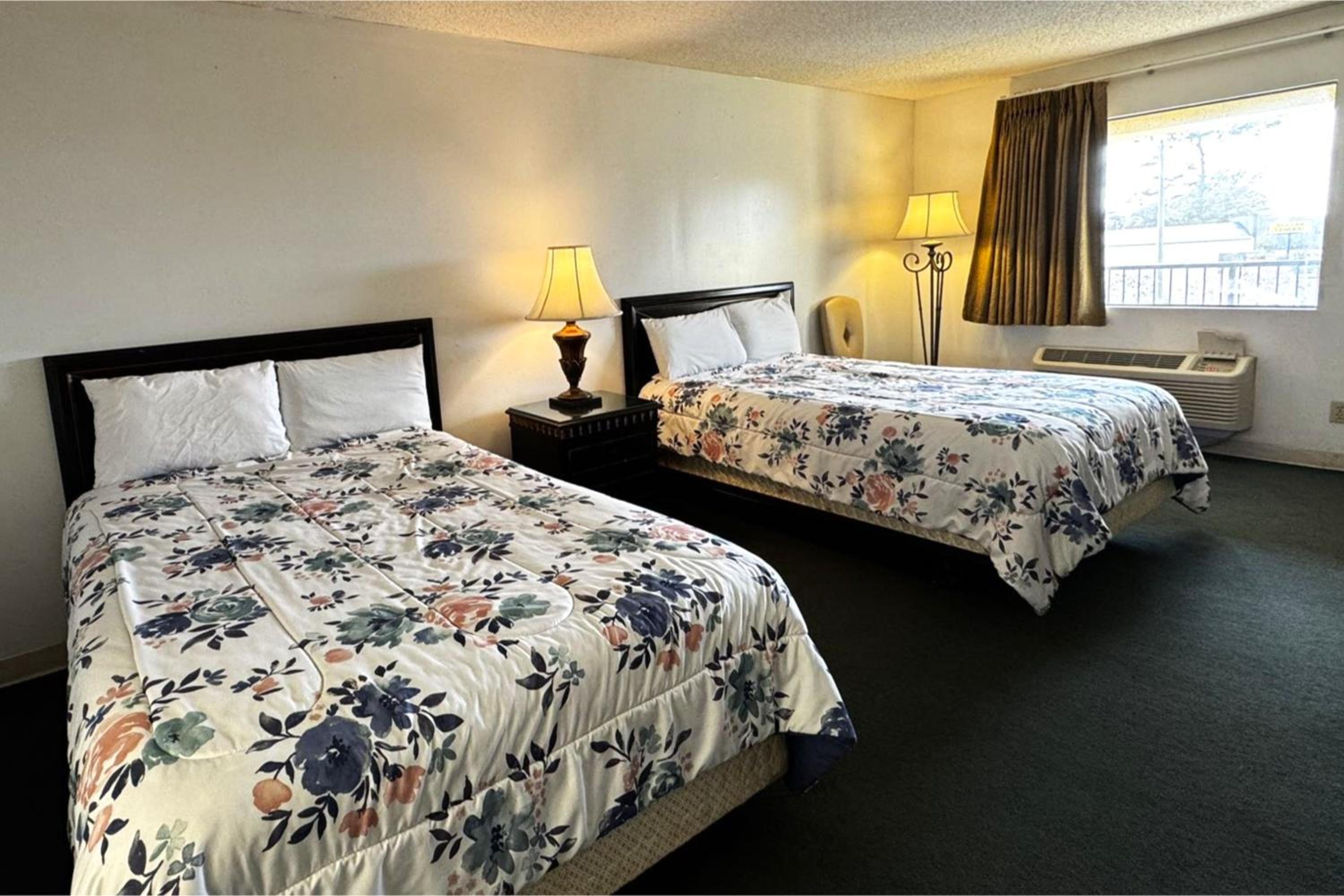 2 Queen Bed Smoking - Photo 3