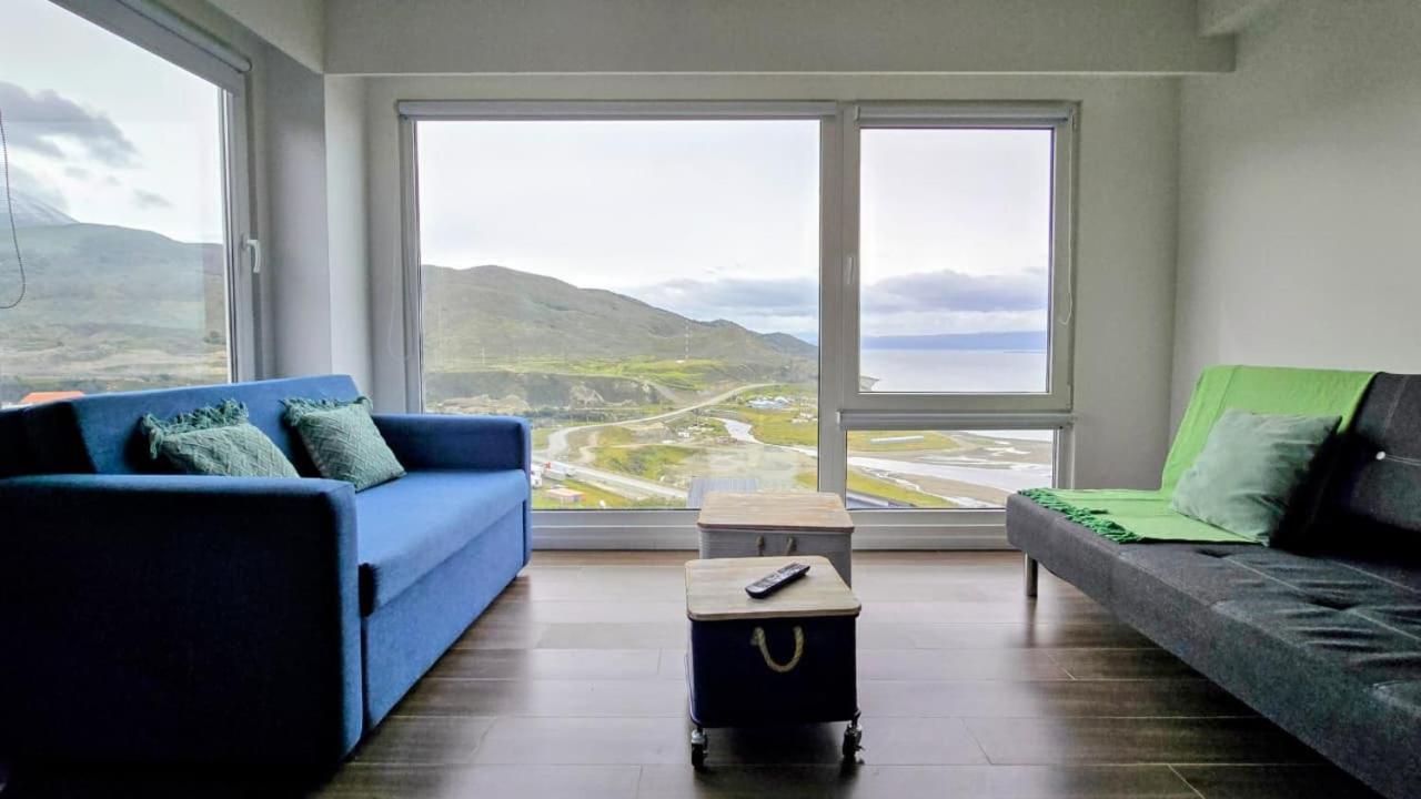 One-Bedroom Apartment with Sea View photo 2
