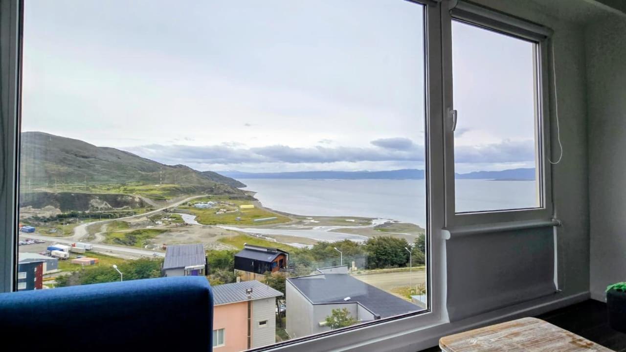 One-Bedroom Apartment with Sea View photo 3