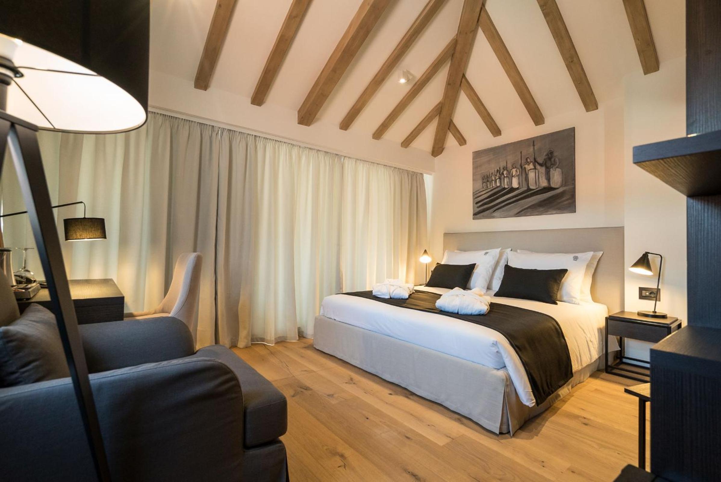 Double Room with Terrace with Landmark View photo 1