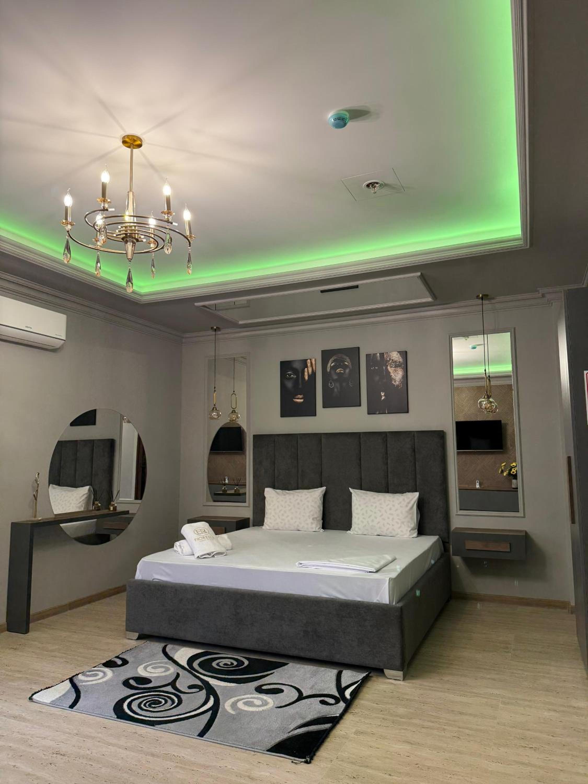 One-Bedroom House photo 1