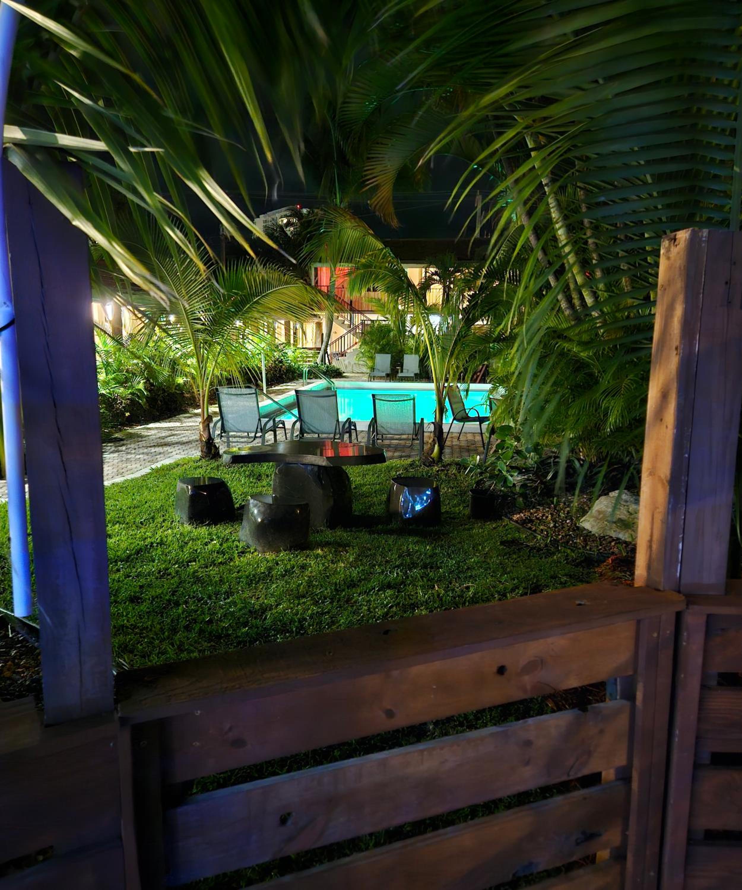 Studio with Pool View photo 2