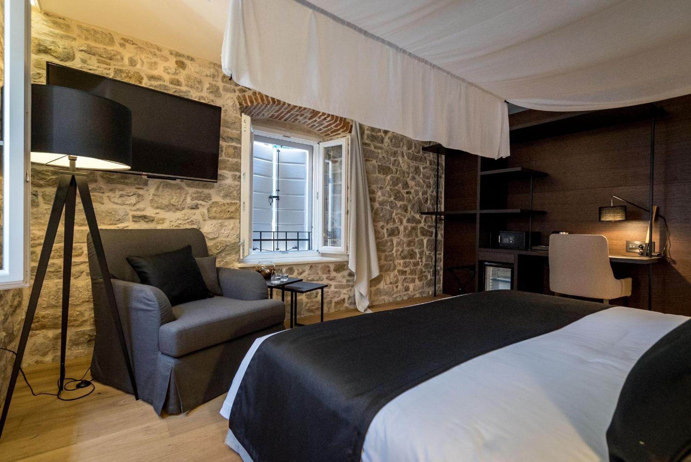 Standard Double or Twin Room photo 3
