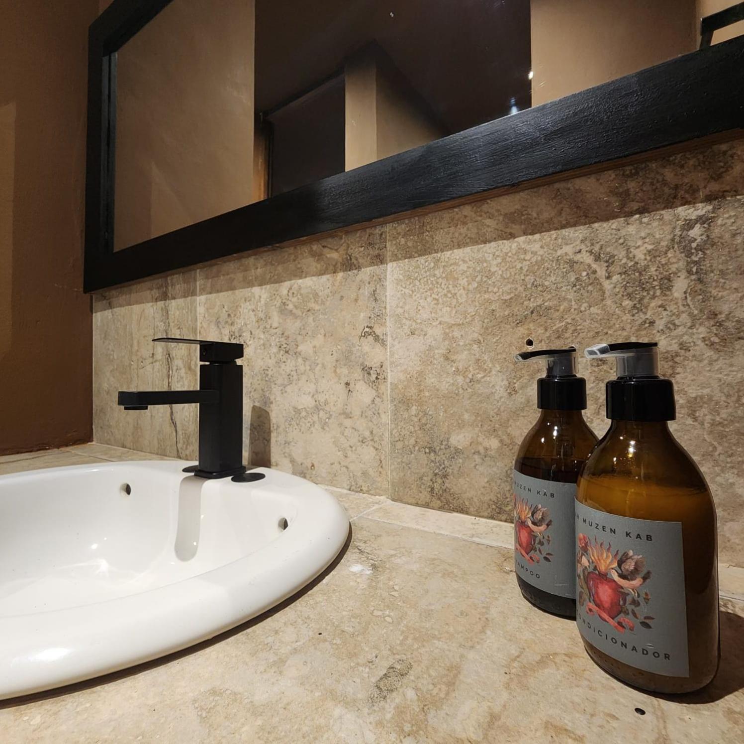 Queen Room with Spa Bath photo 1