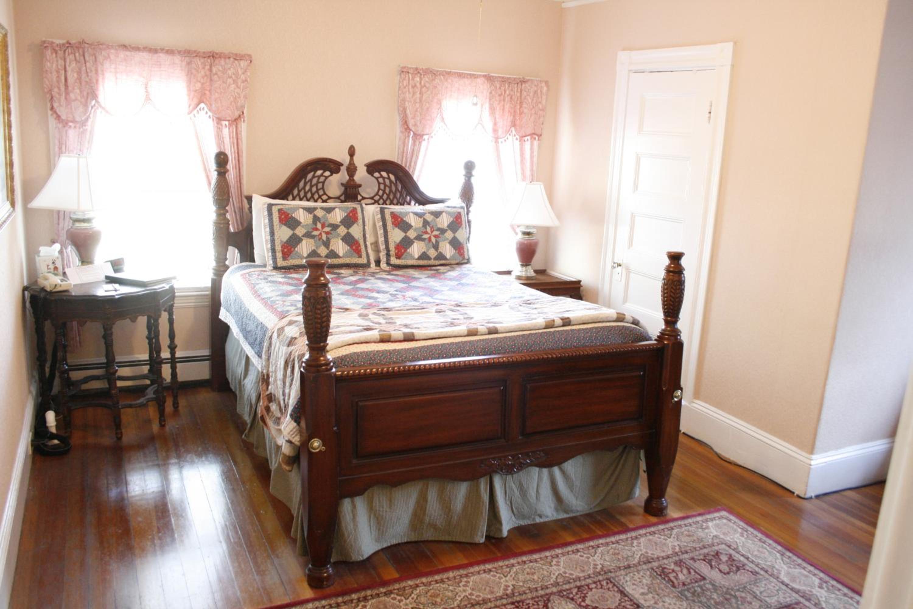 The Governor's Suite with Private External Bathroom photo 1