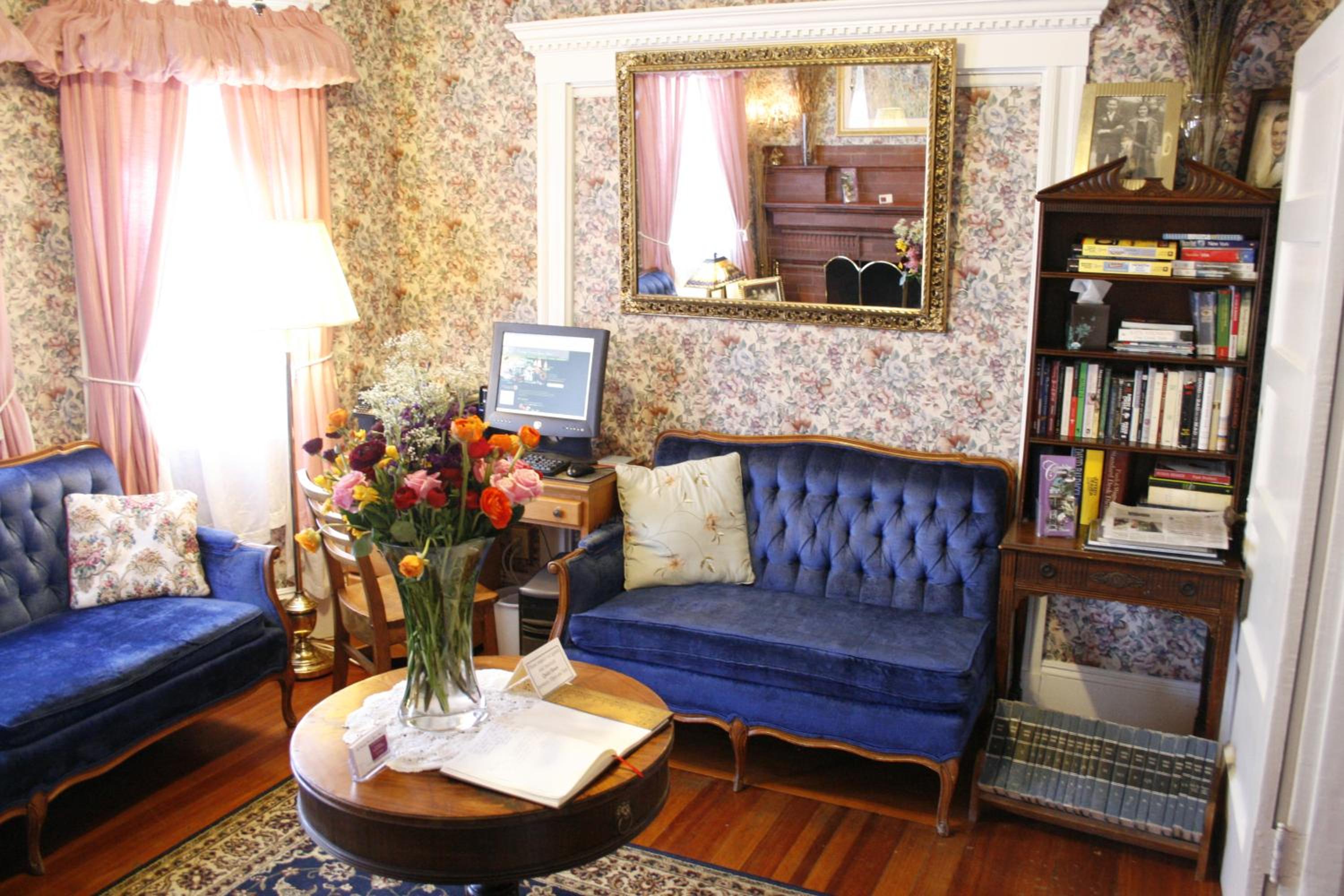 King Room with Private Bathroom #9