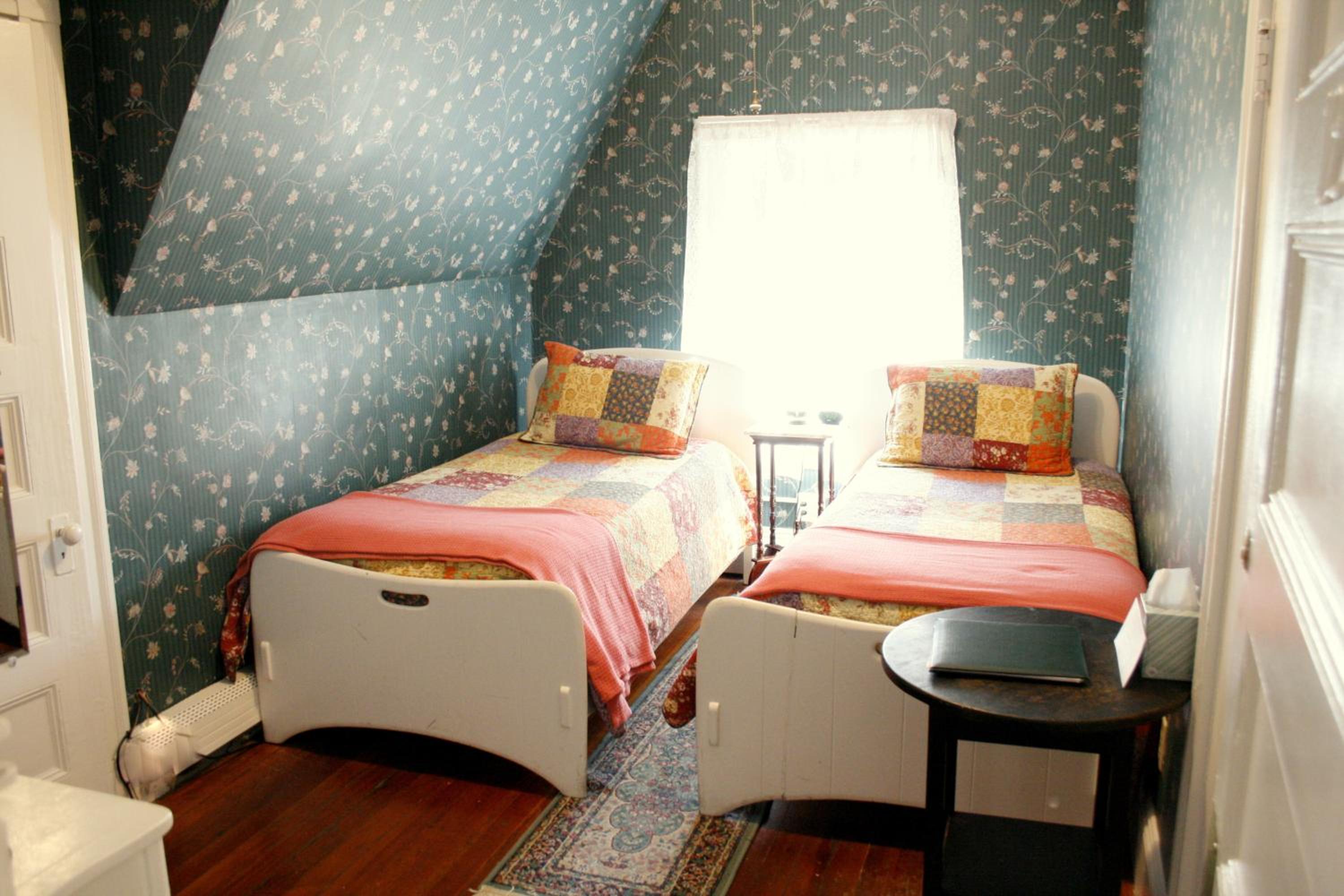 Twin Room with Shared Bathroom #12 photo 1