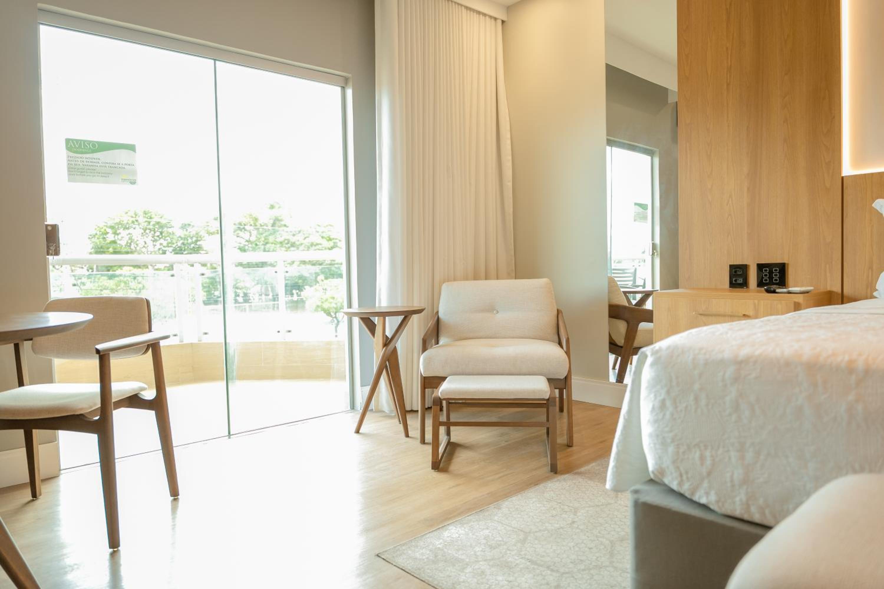 King Room with Balcony photo 2