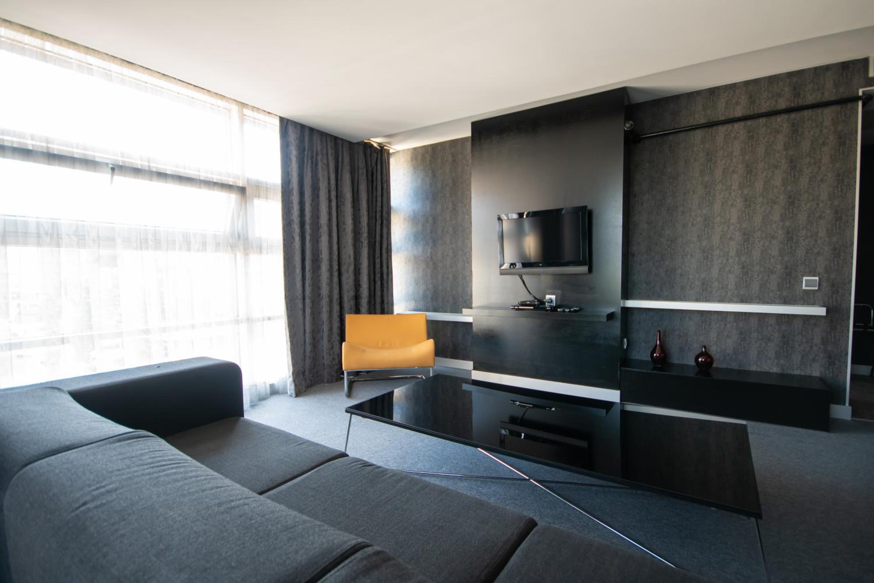 Executive Suite photo 2