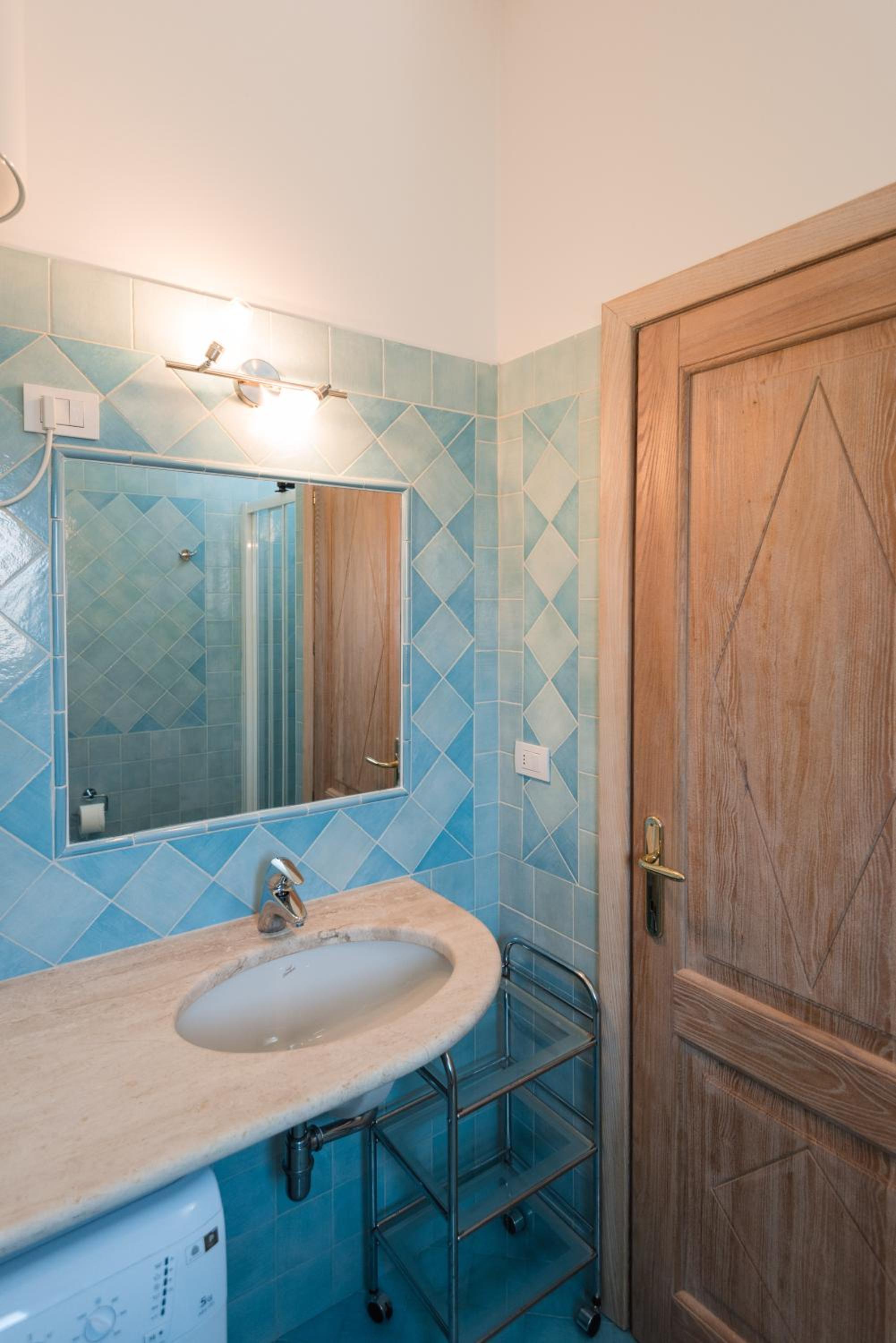 Three-Bedroom Apartment with Terrace and Sea View photo 2