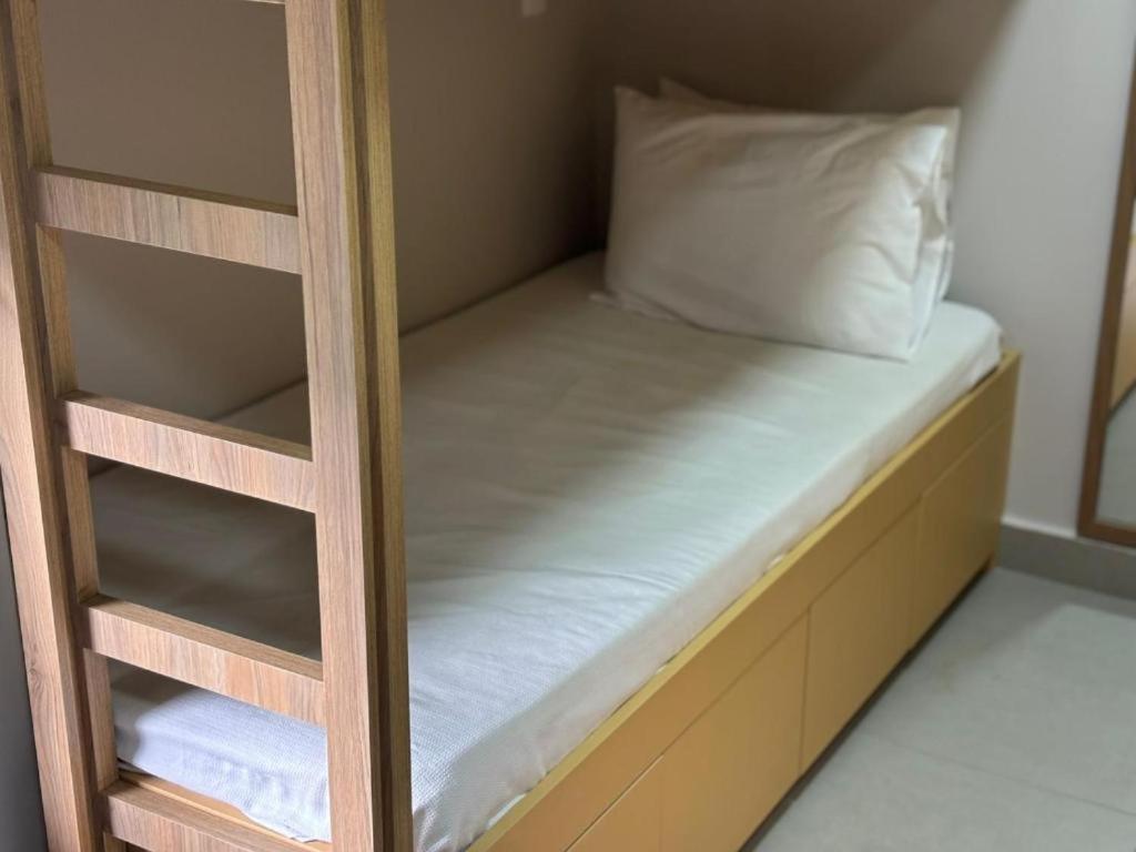 Apartment 10