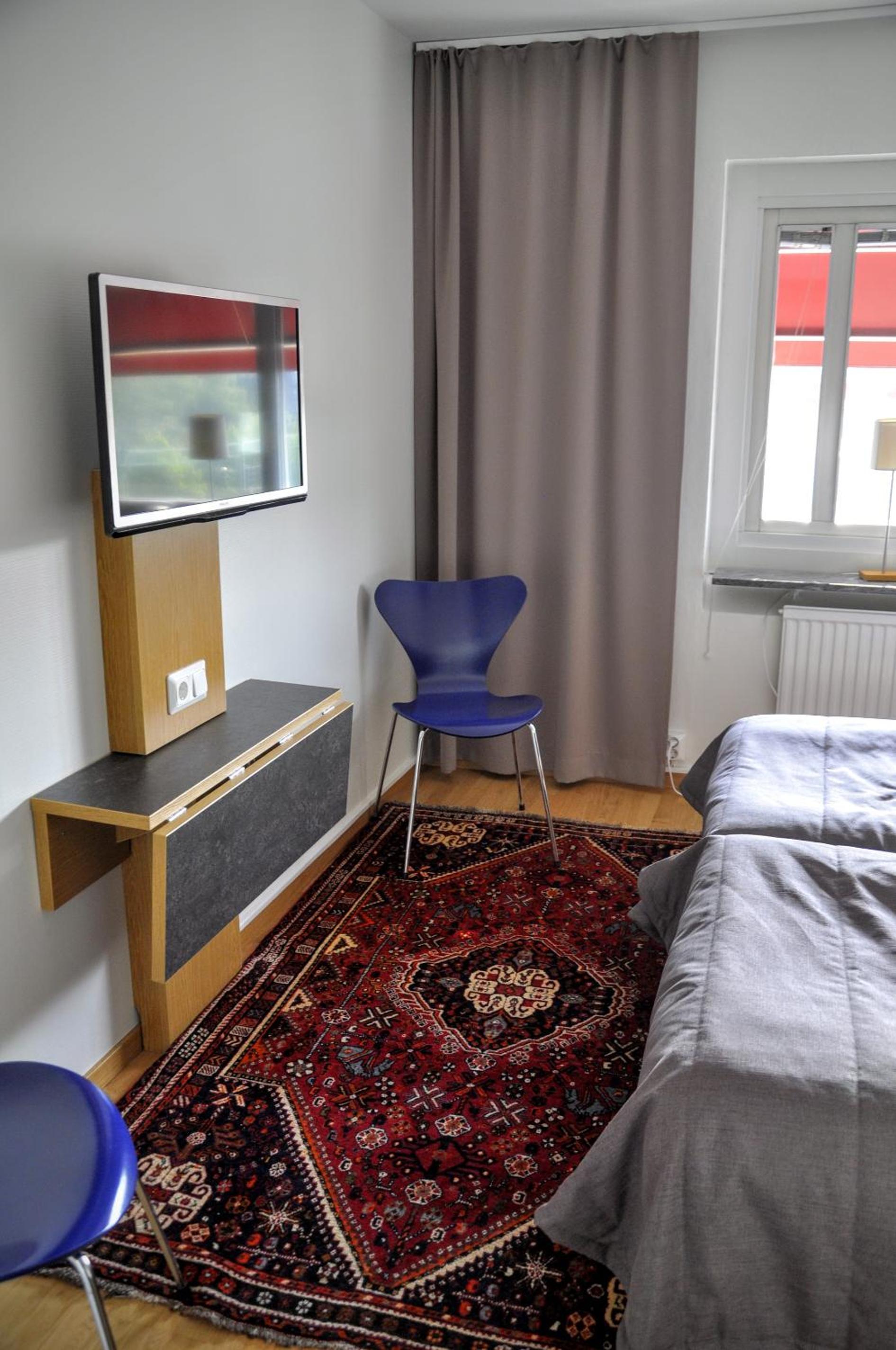 Double or Twin Room with Shared Bathroom photo 2