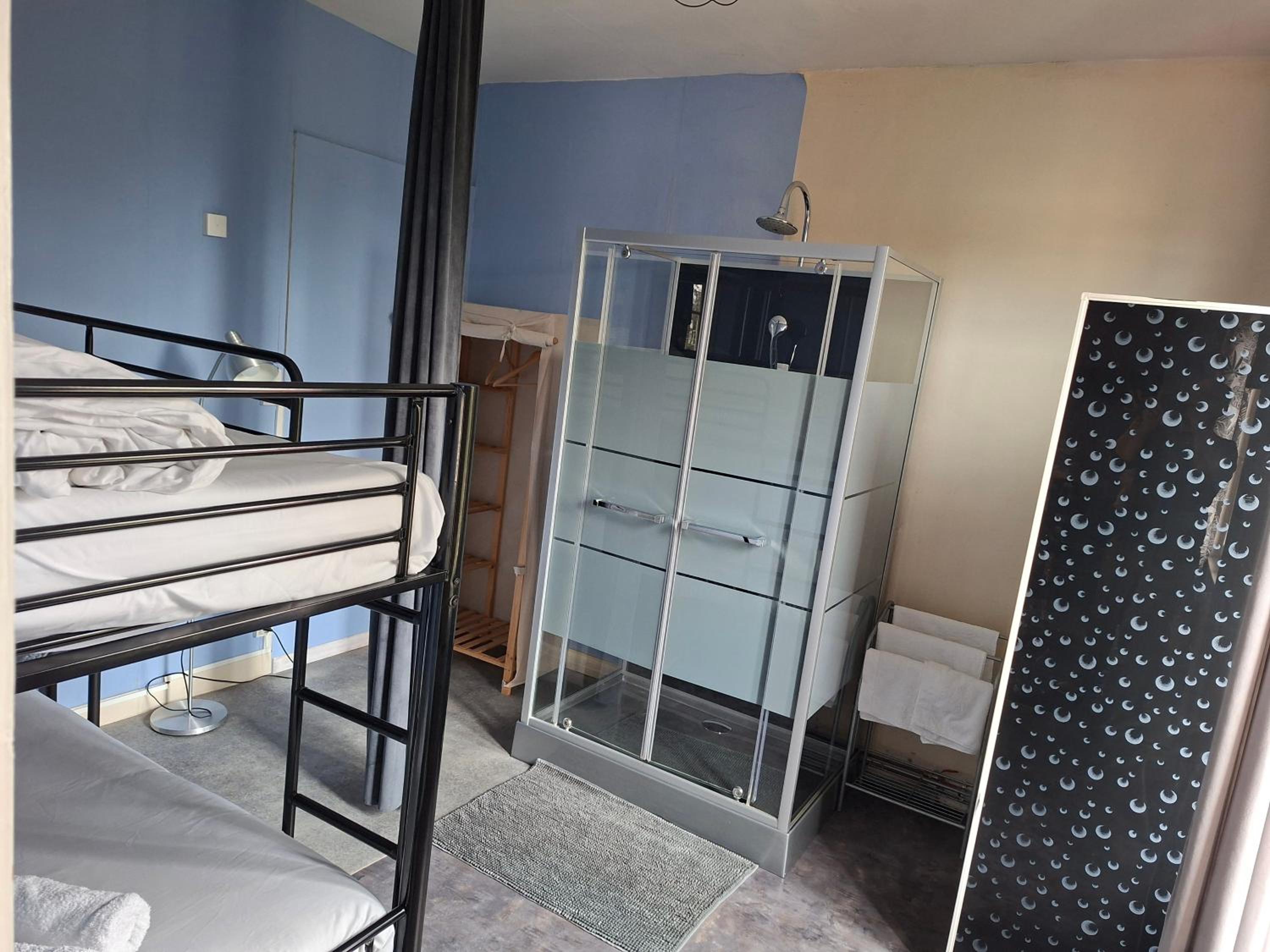 Quadruple Room with Shower