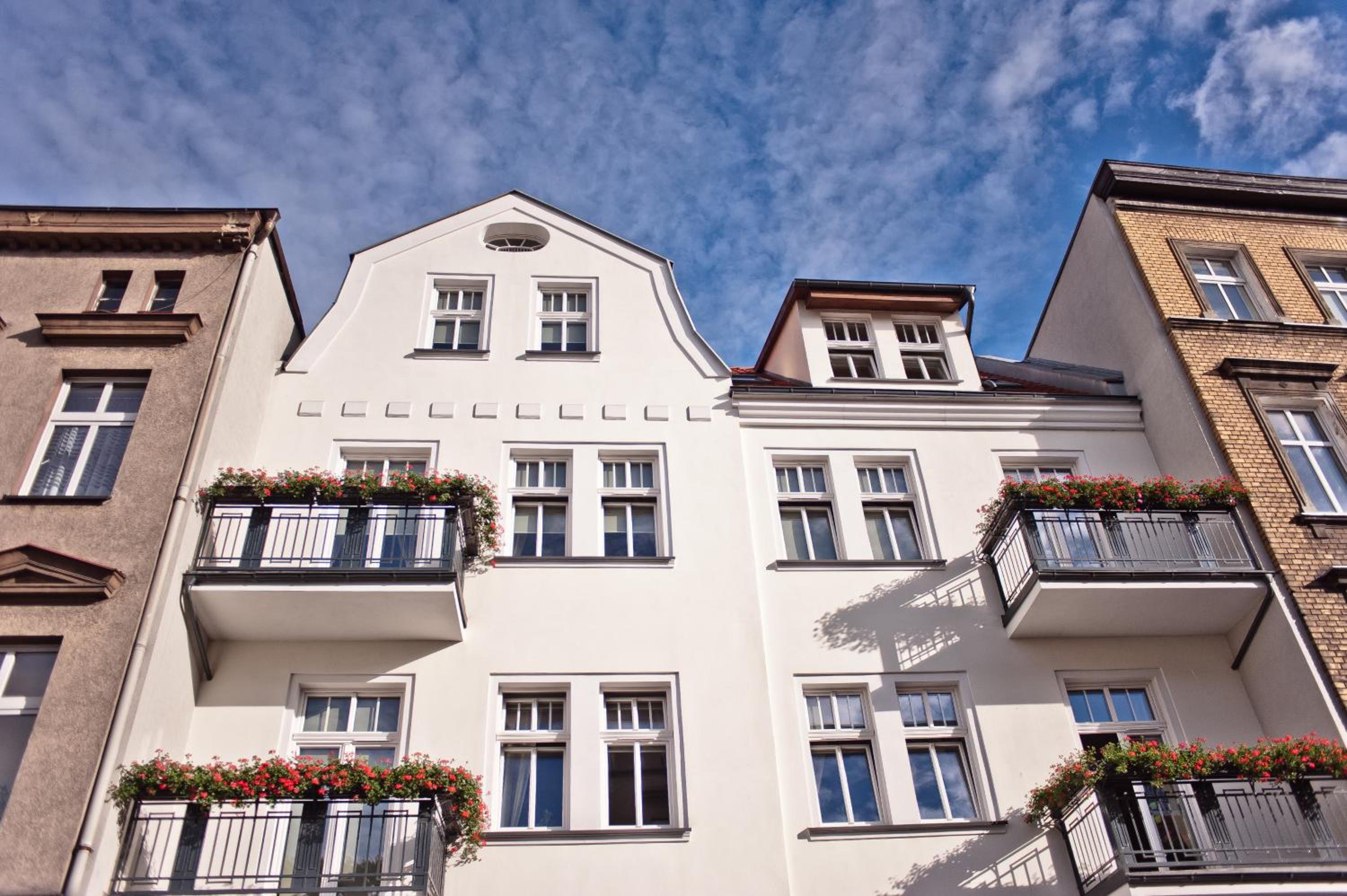 One-Bedroom Apartment with Balcony - Photo 4