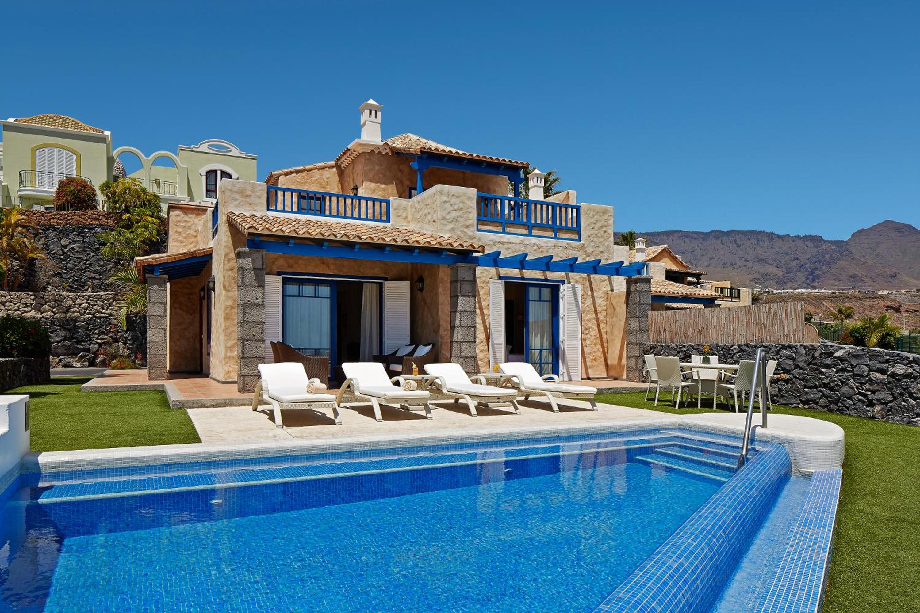 Villa de tres habitaciones con piscina privada (3 adultos + 3 niños) Villa de tres habitaciones con piscina privada (3 adultos + 3 niños)
