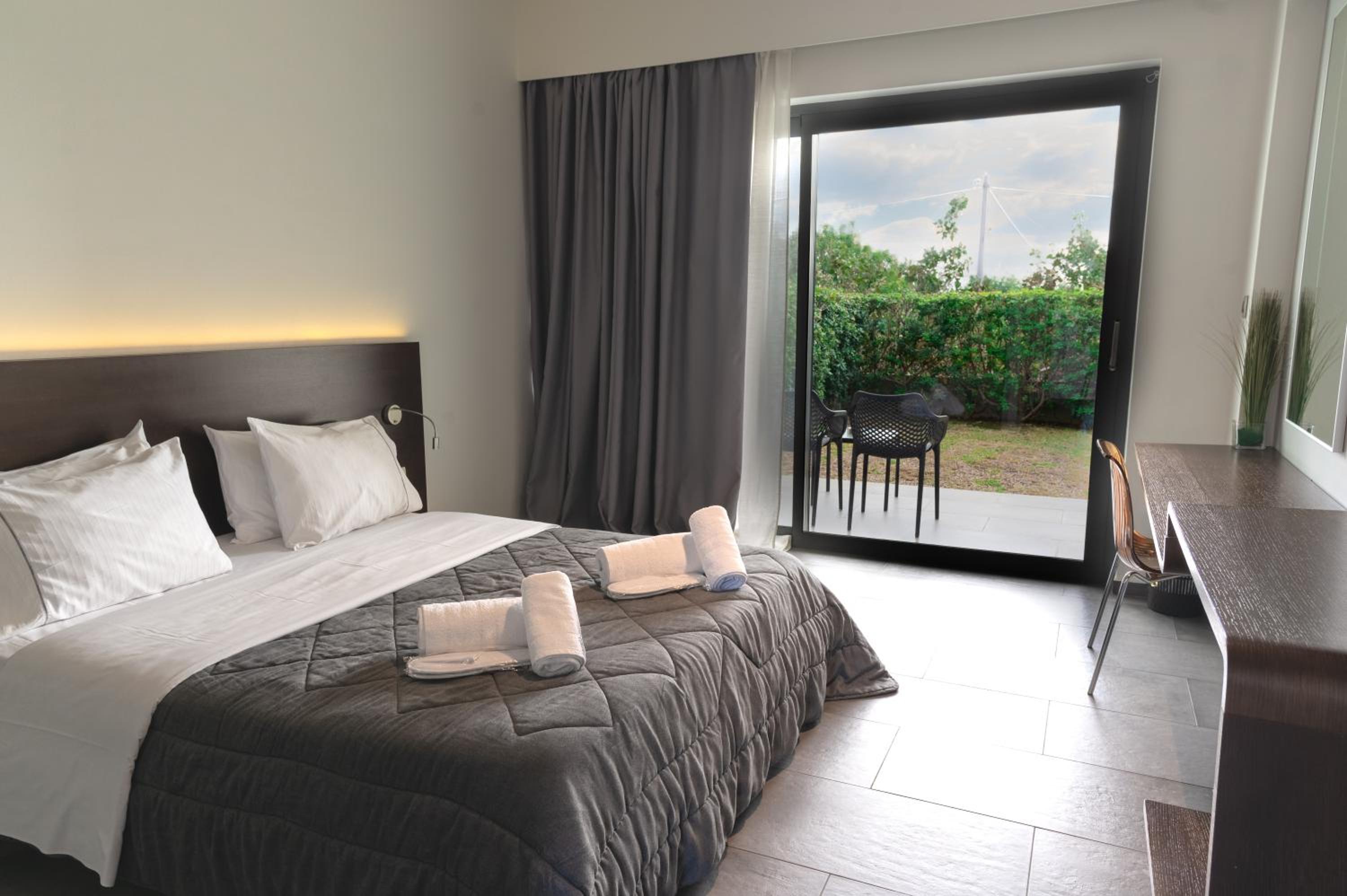 Double Room - Disability Access photo 3
