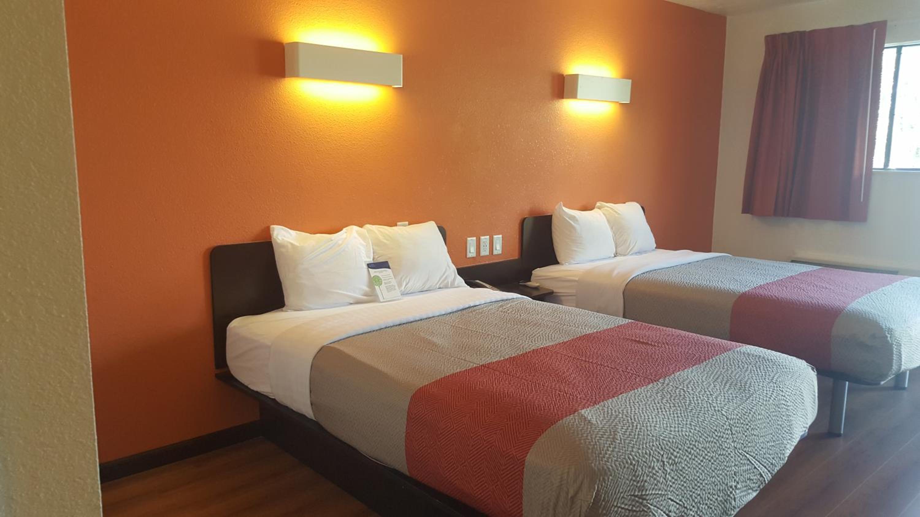 Quadruple Room - Non-Smoking - Photo 9