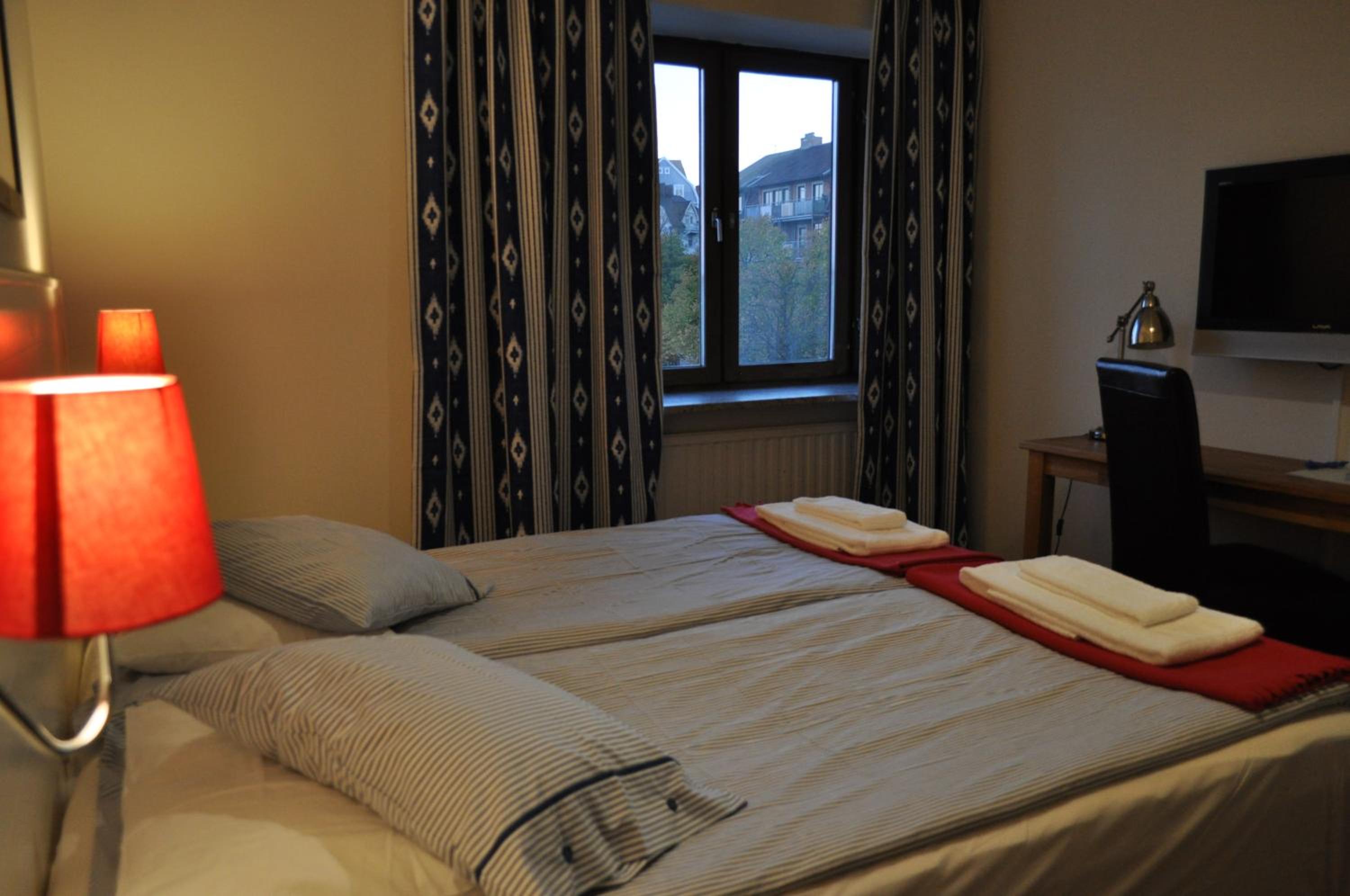 Double or Twin Room - Photo 3