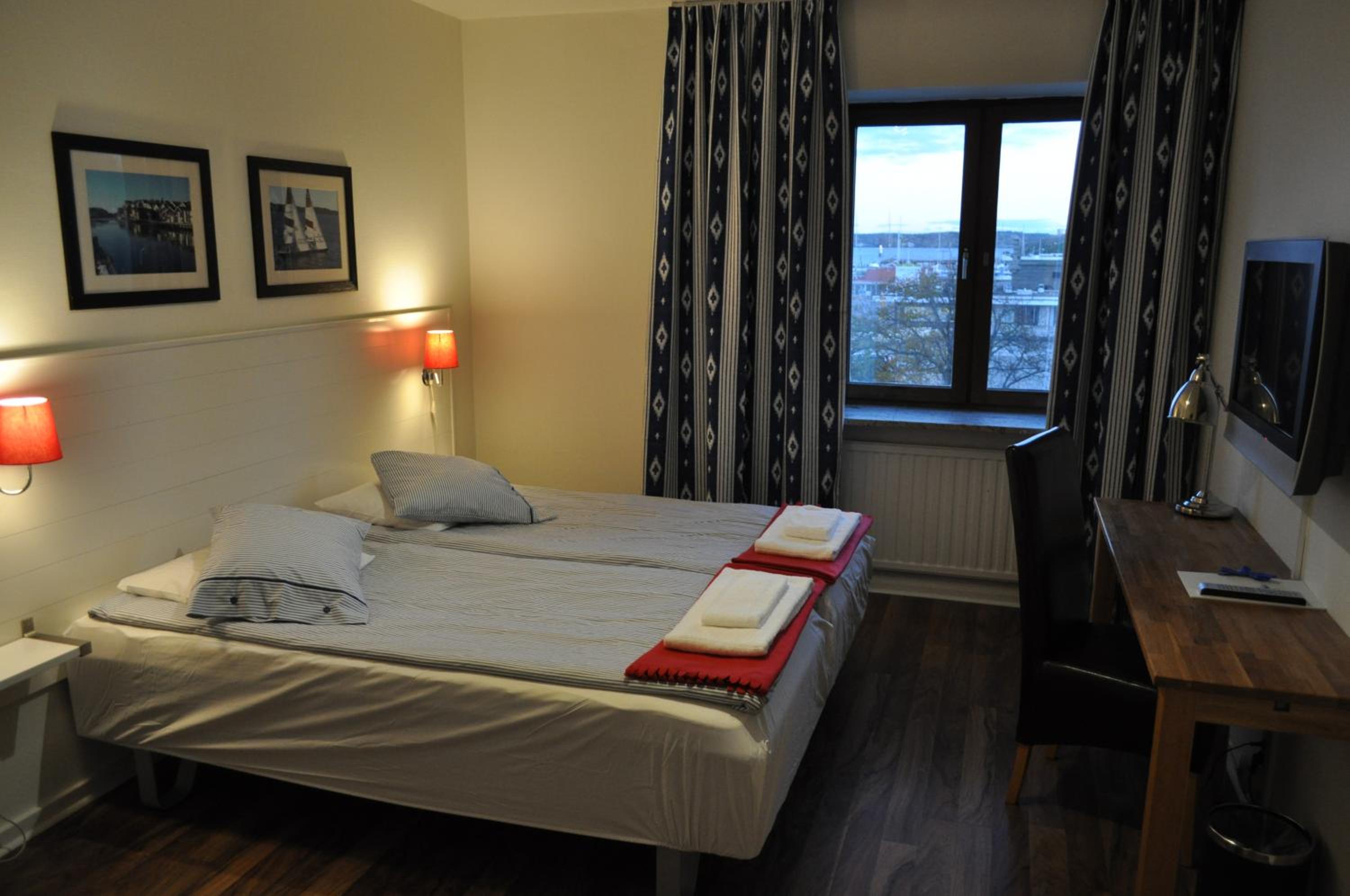 Double or Twin Room - Photo 2