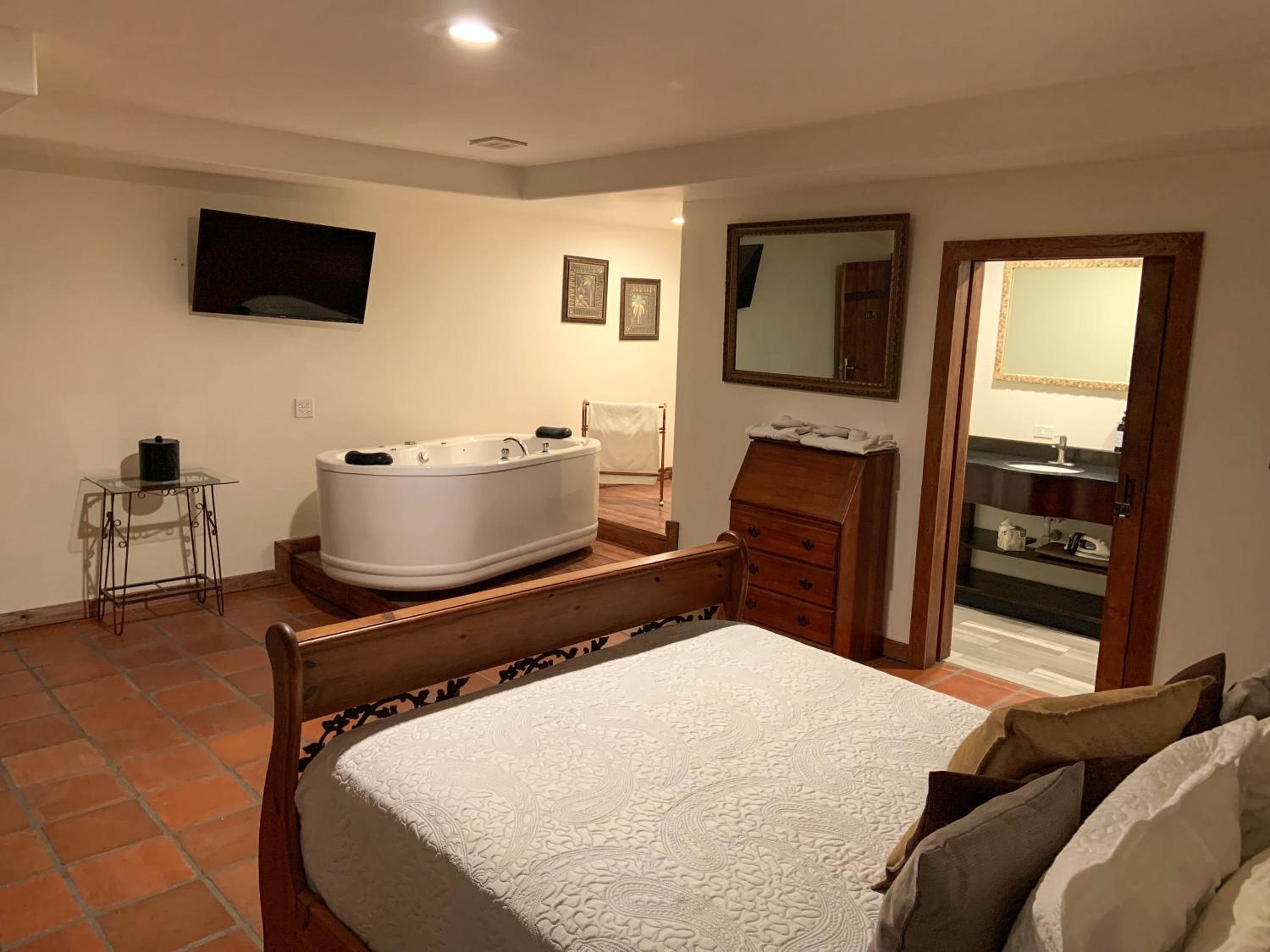 Suite with Spa Bath