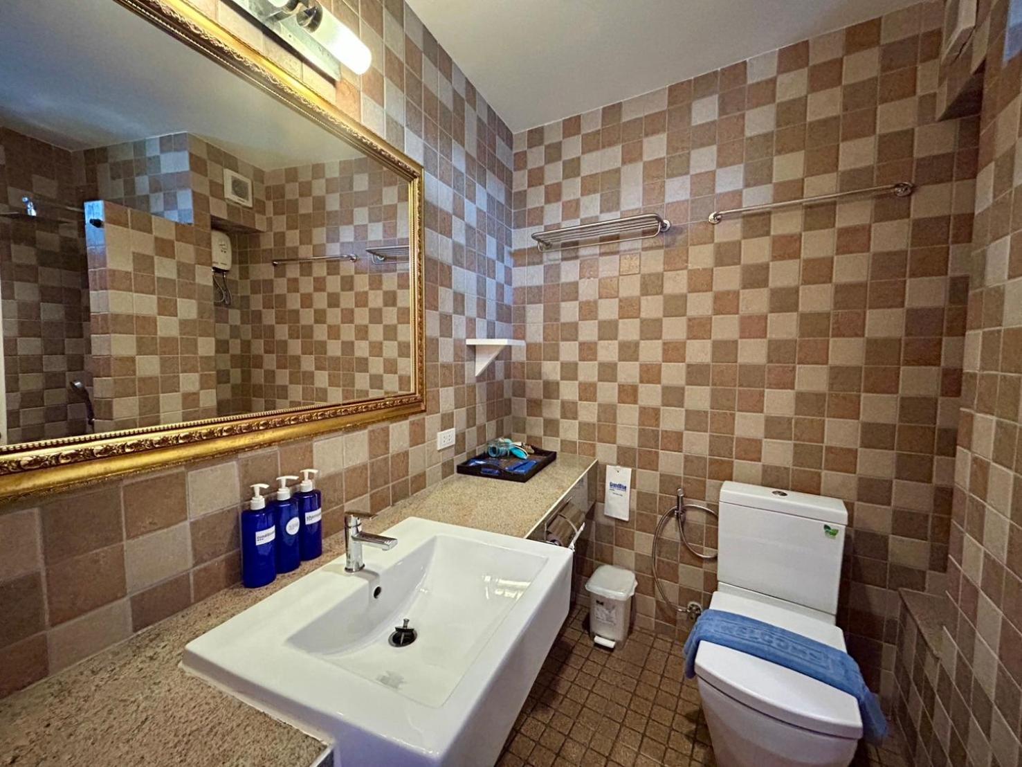 Deluxe Family Suite photo 3