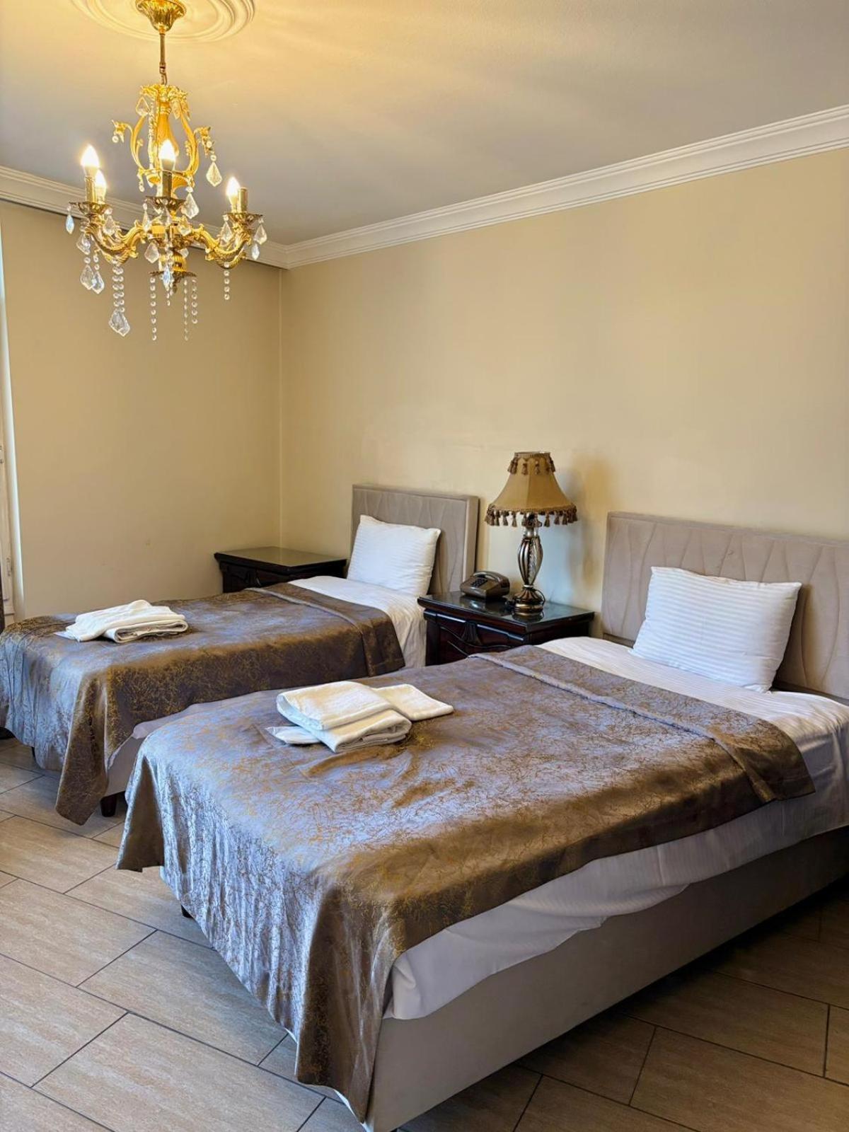 Deluxe Twin Room photo 3