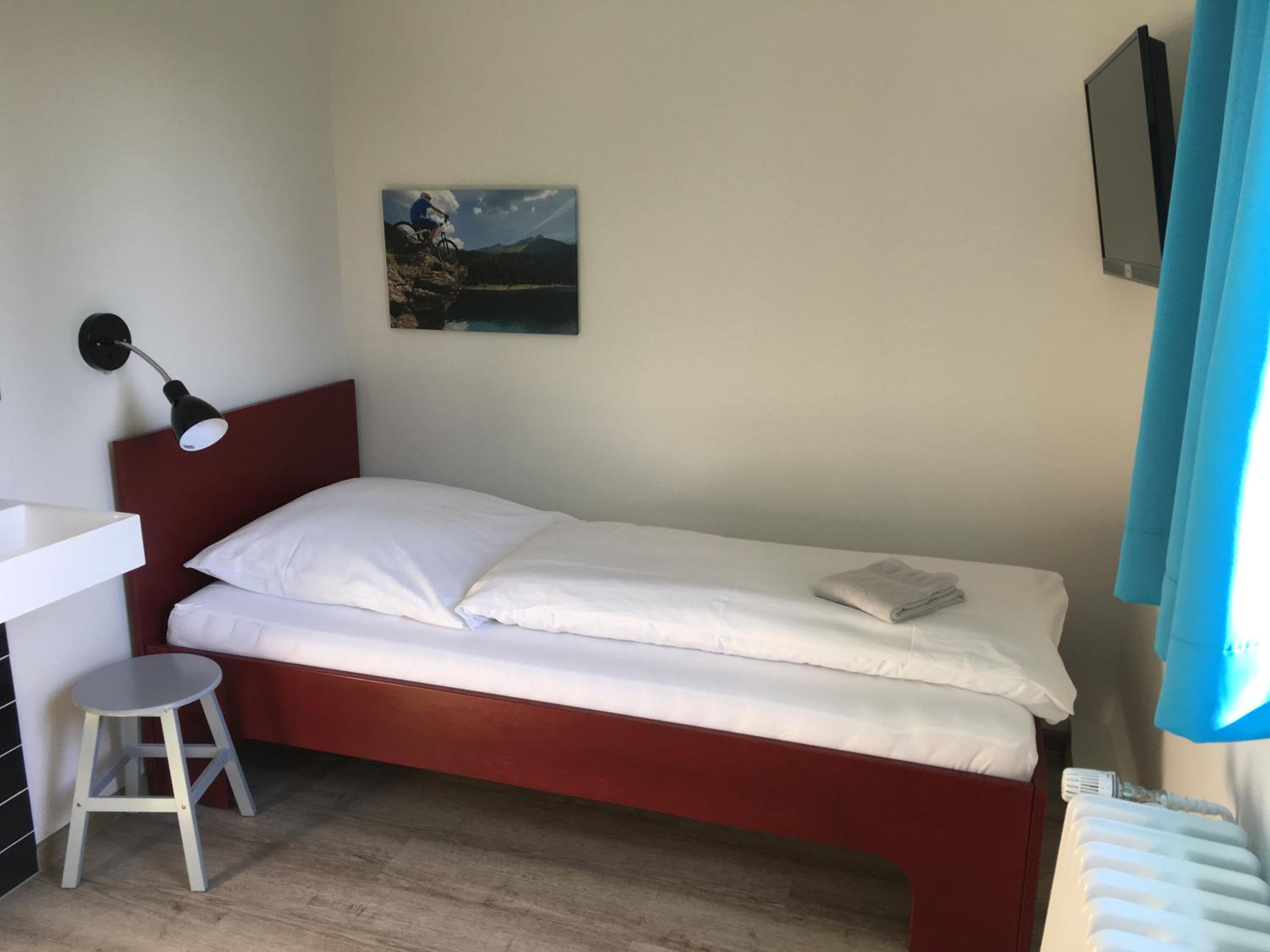 Standard Single Room with Shower photo 3