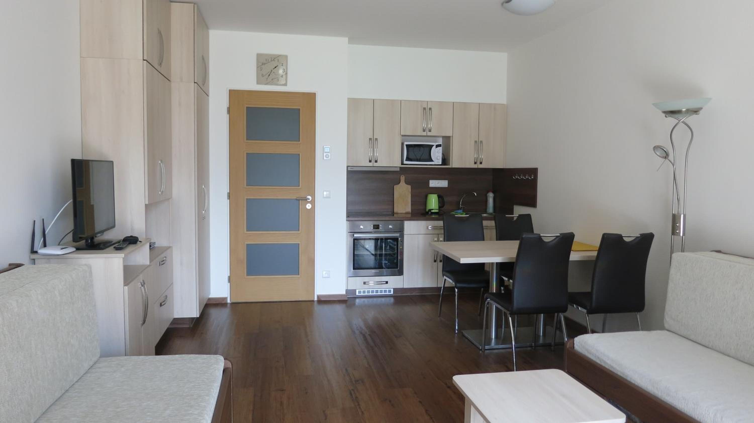 Apartment photo 2