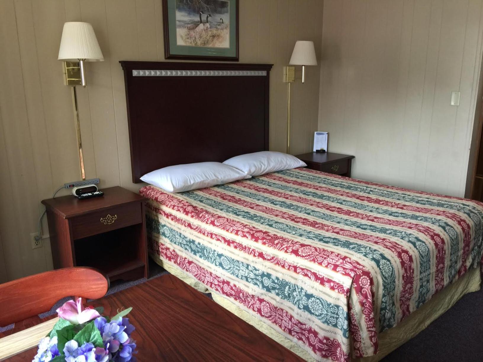 Queen Room photo 1