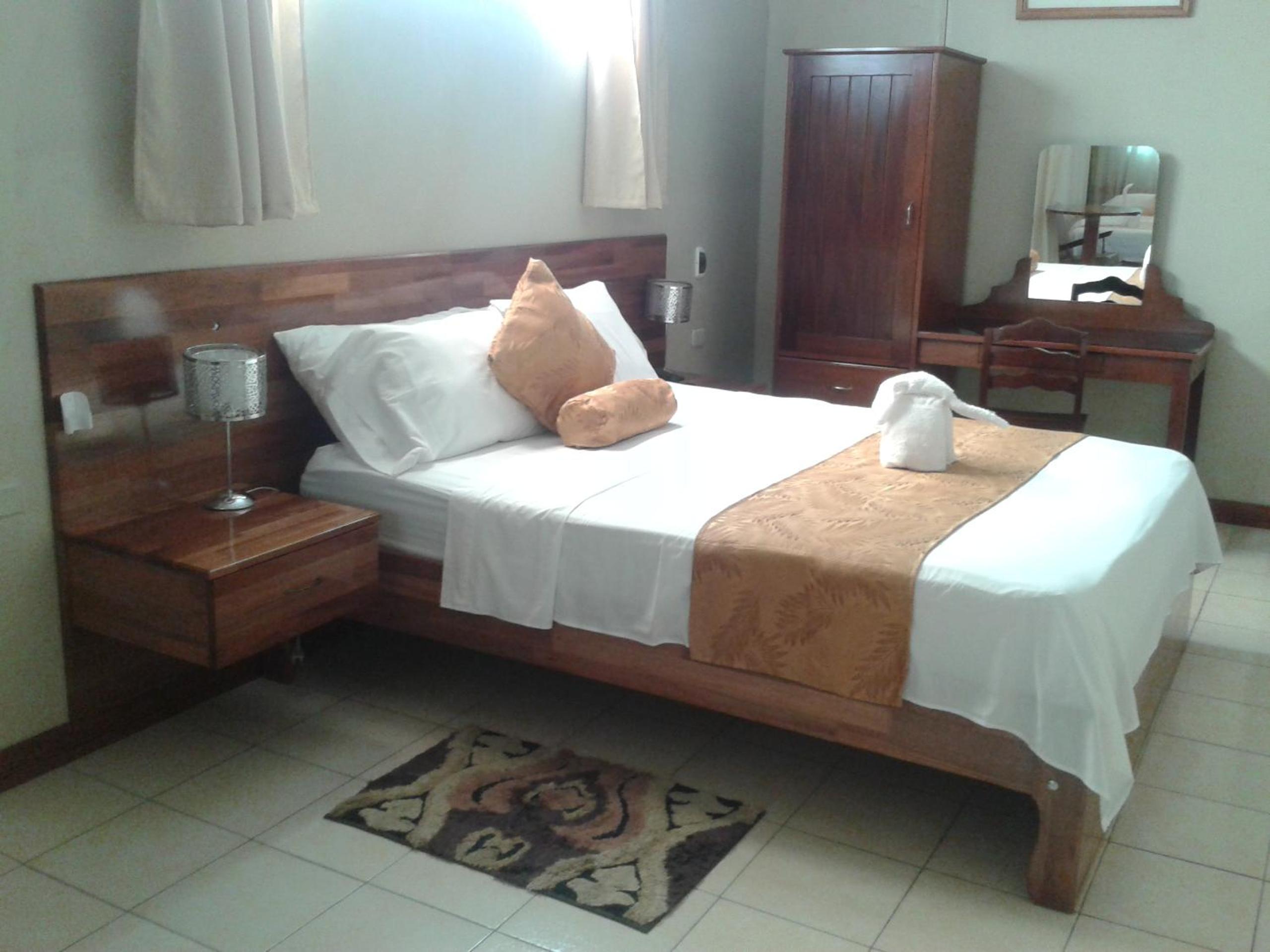 Single Room with Private Bathroom photo 2