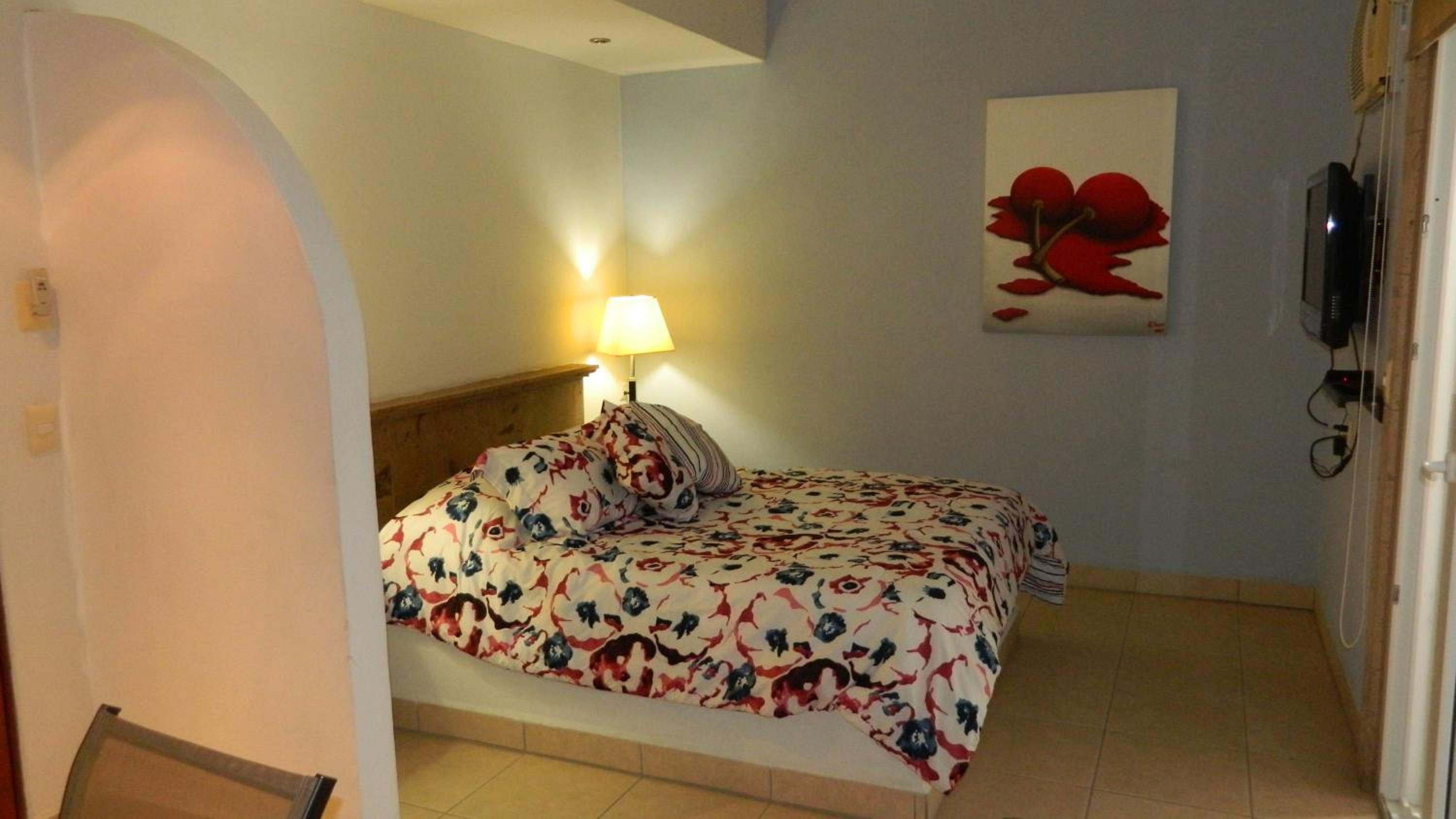 Studio Apartment photo 2
